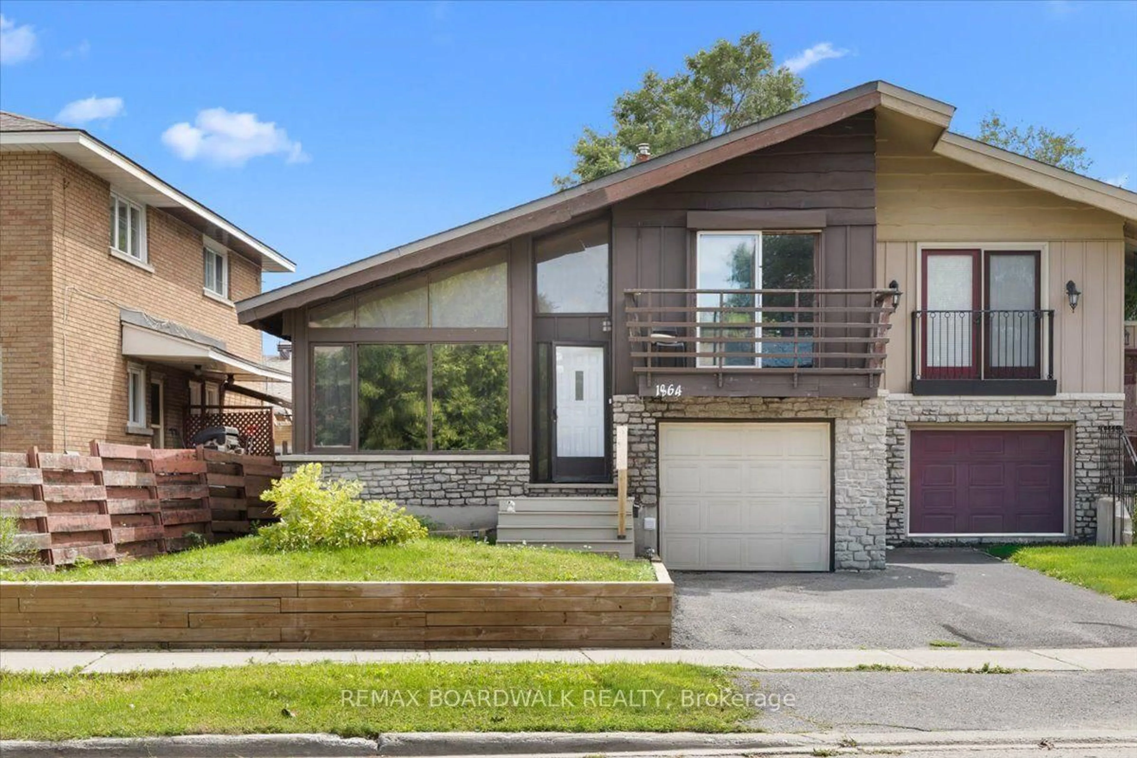 Home with vinyl exterior material, street for 1864 Lenester Ave, Ottawa Ontario K2A 3W8