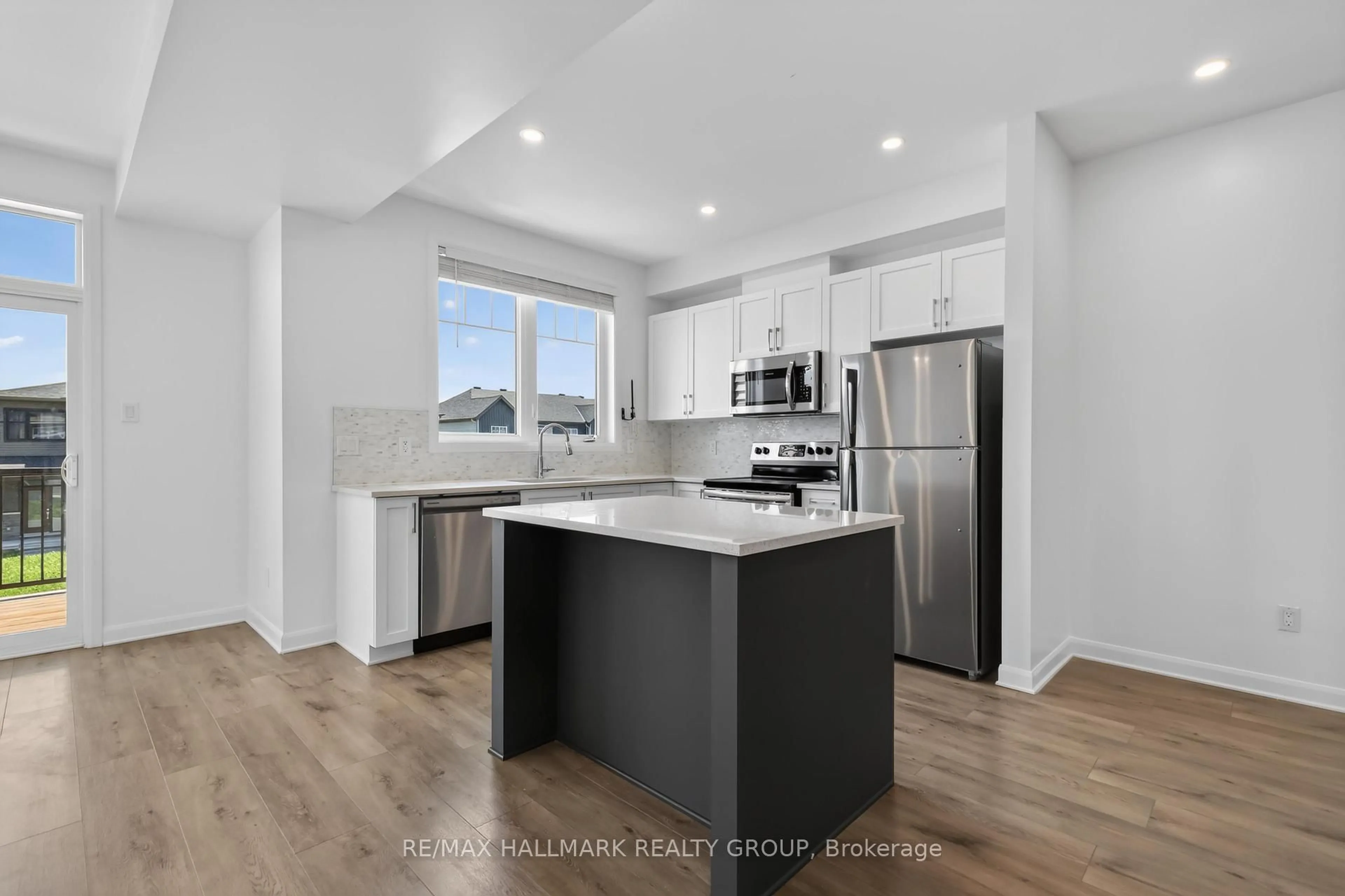 Open concept kitchen, unknown for 312 Shepperton St, Ottawa Ontario K4A 5K9