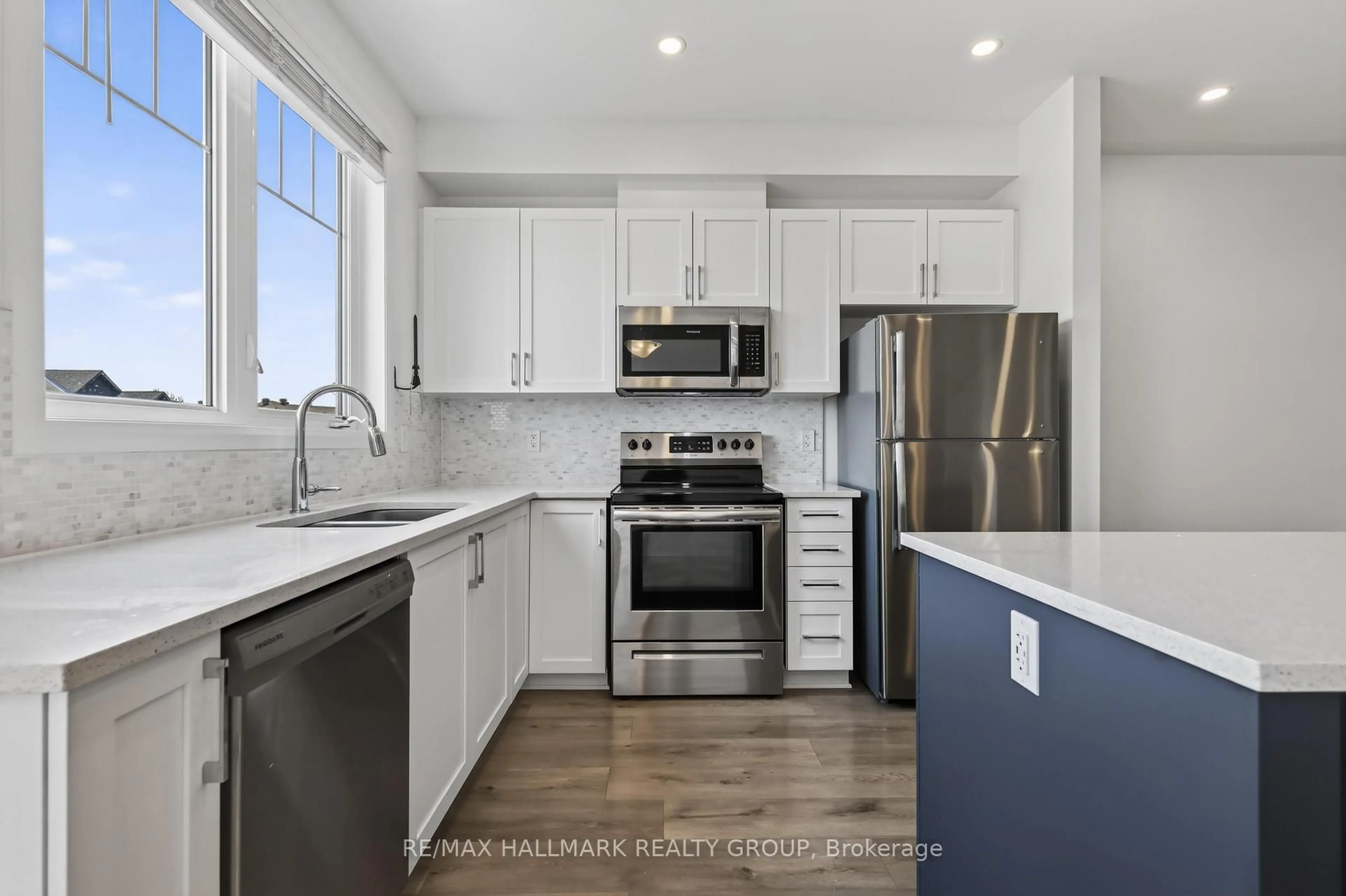 Open concept kitchen, unknown for 312 Shepperton St, Ottawa Ontario K4A 5K9