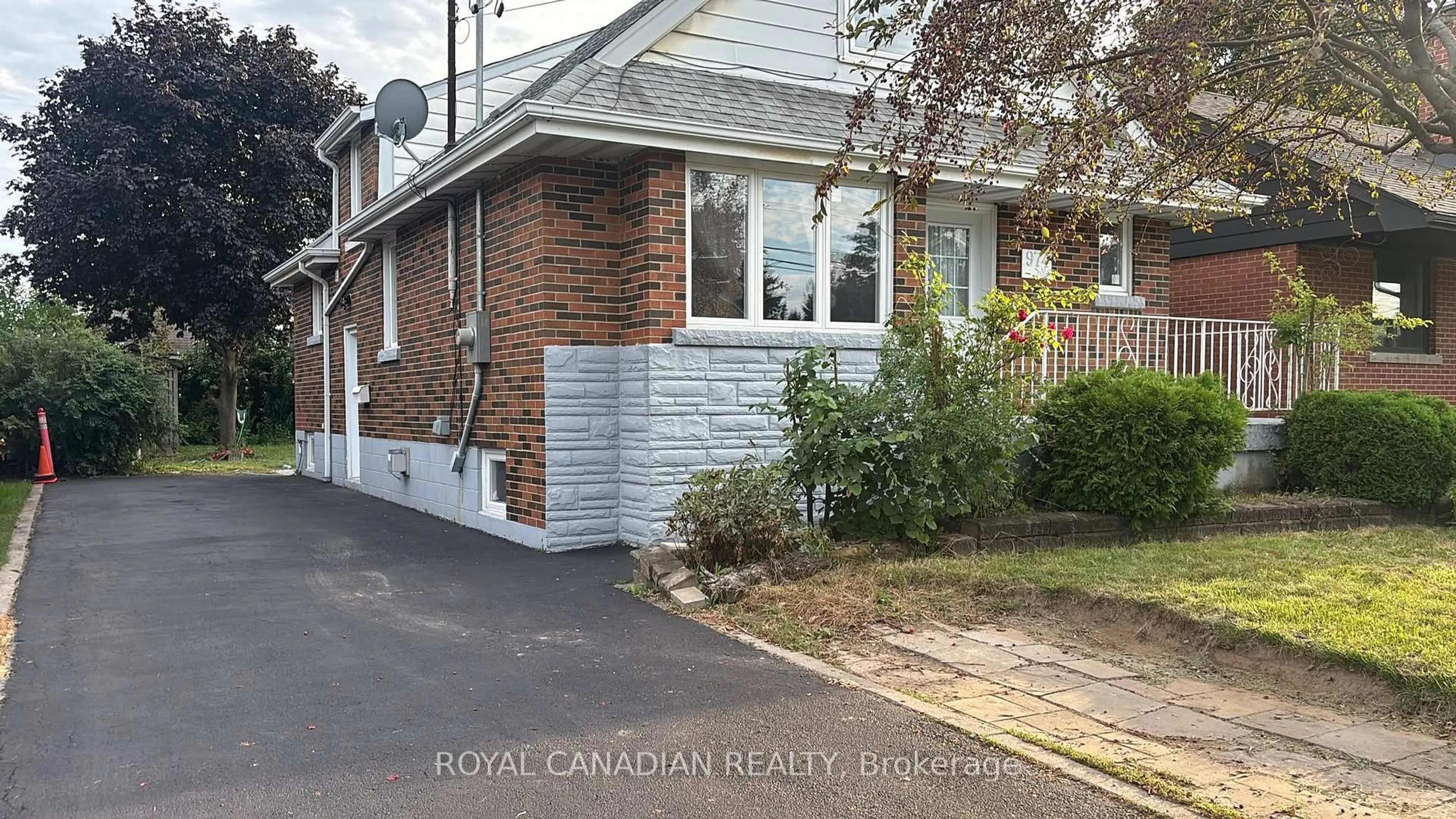 Unknown for 974 Queensdale Ave, Hamilton Ontario L8T 1H7