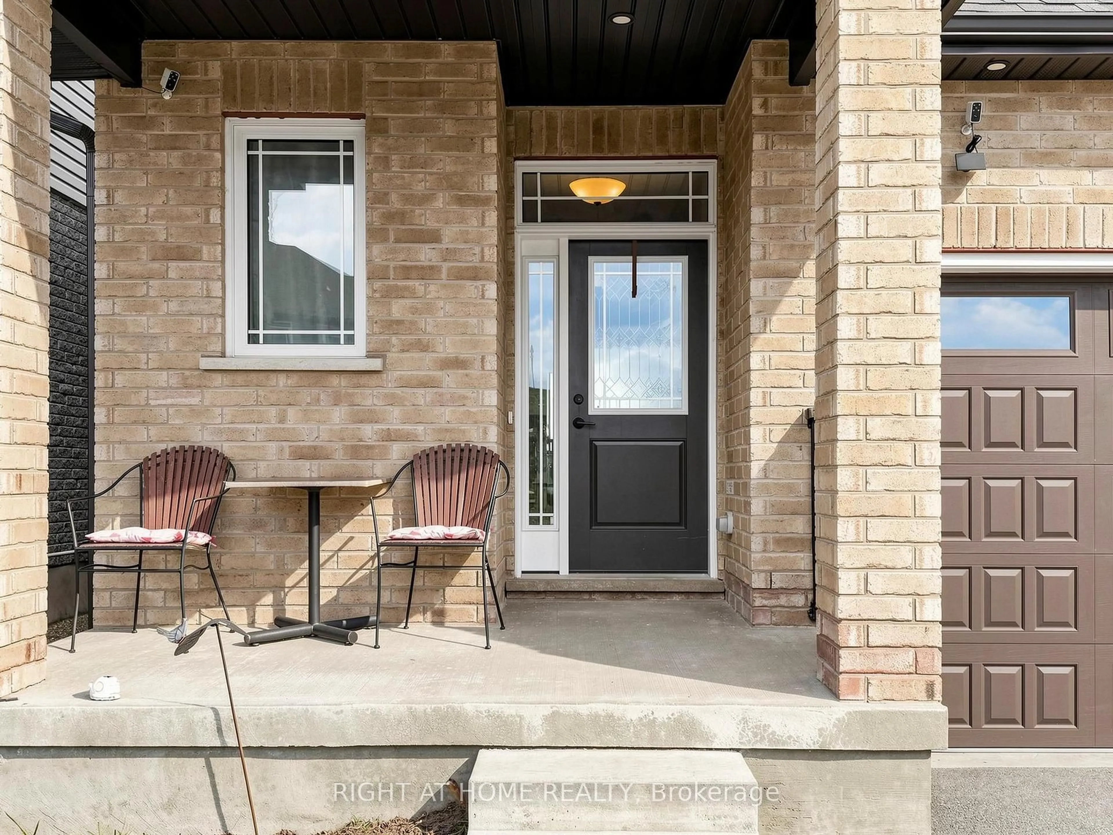 Indoor entryway for 22 Sparrow Cres, East Luther Grand Valley Ontario L9W 0R7