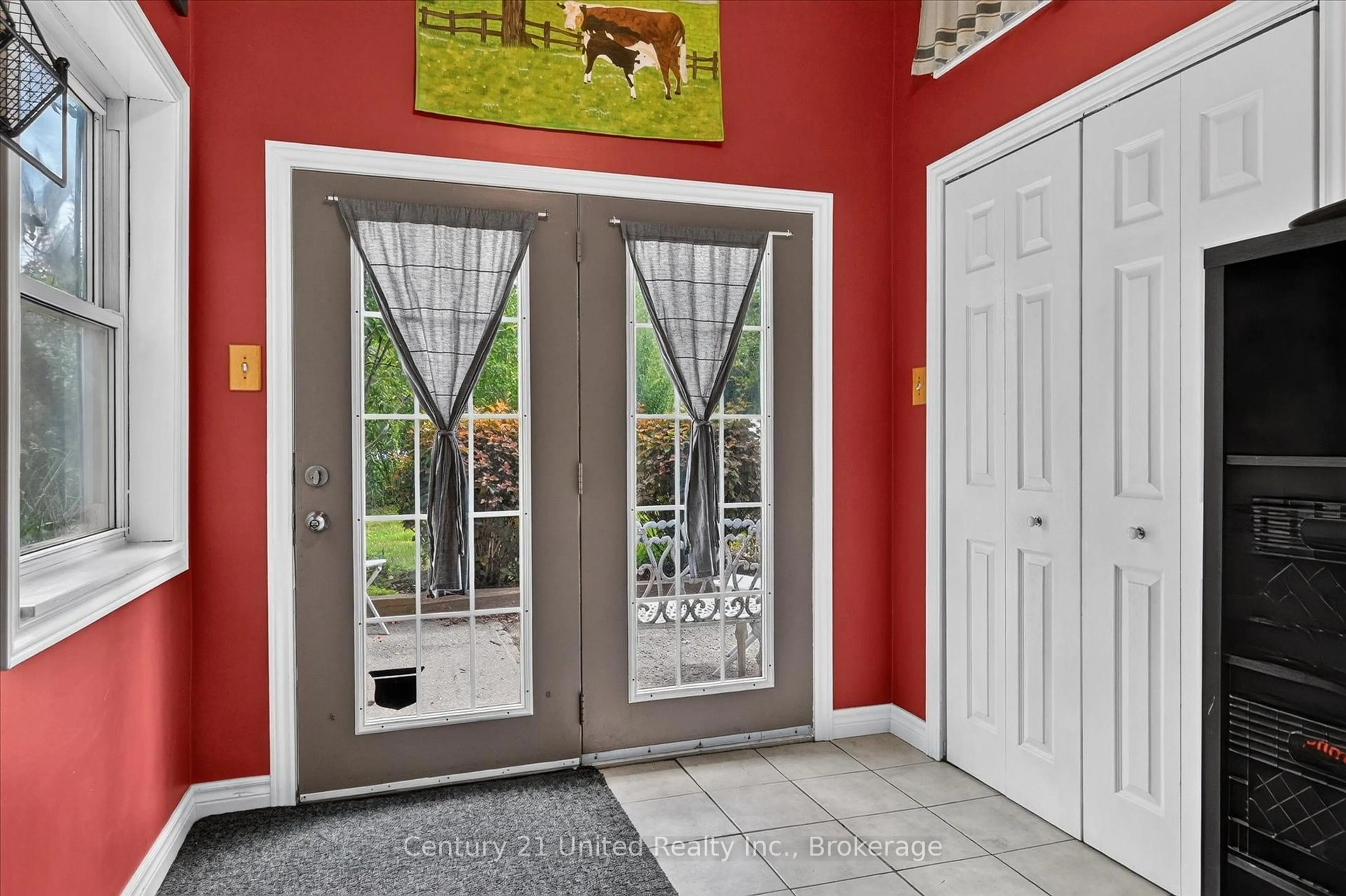 Indoor entryway for 2826 Television Rd, Douro-Dummer Ontario K9L 1G1