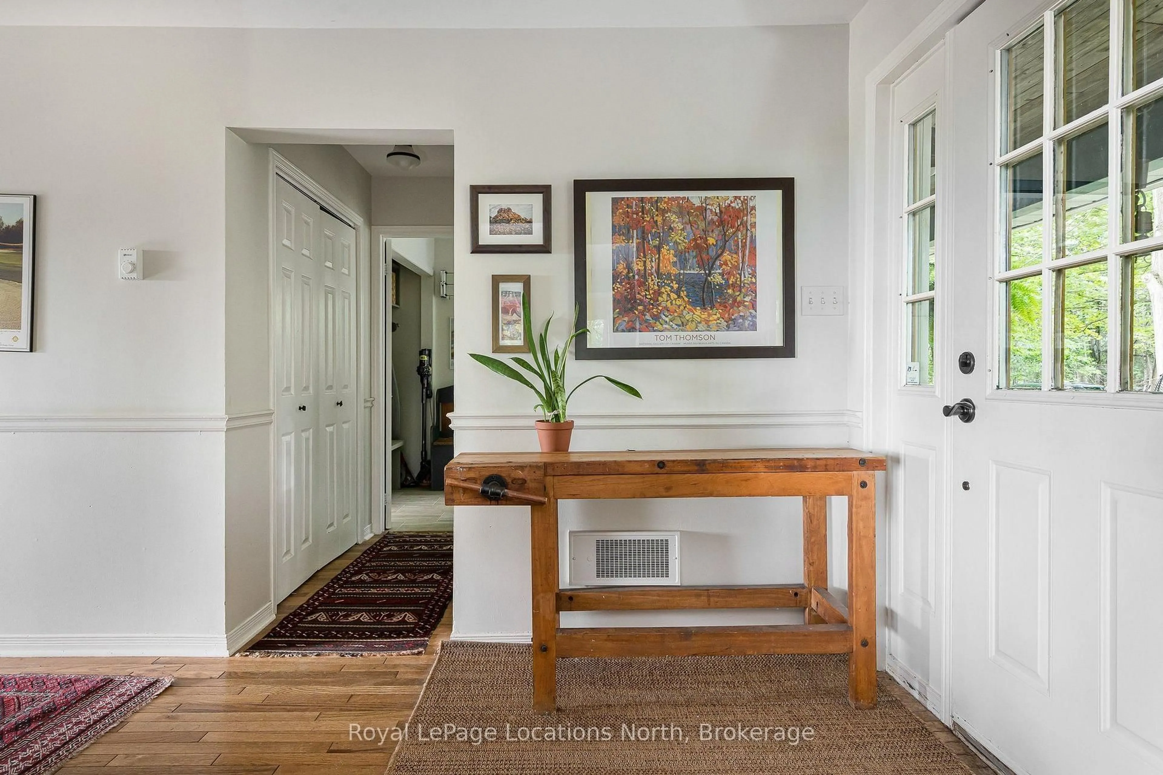 Indoor entryway for 265482 25th Side Rd, Meaford Ontario N4L 1W5