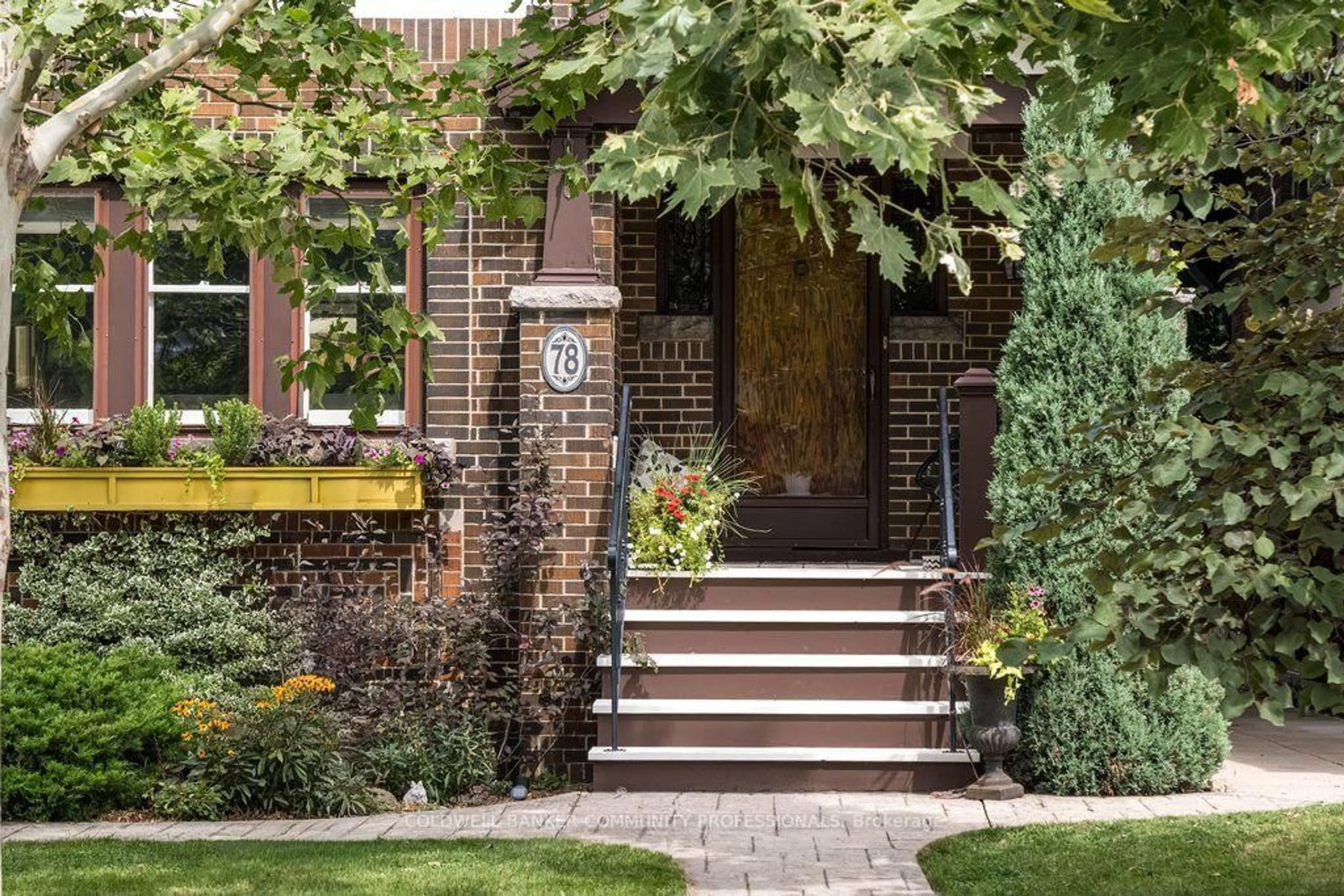 Home with brick exterior material, street for 78 Paisley Ave, Hamilton Ontario L8S 4G9