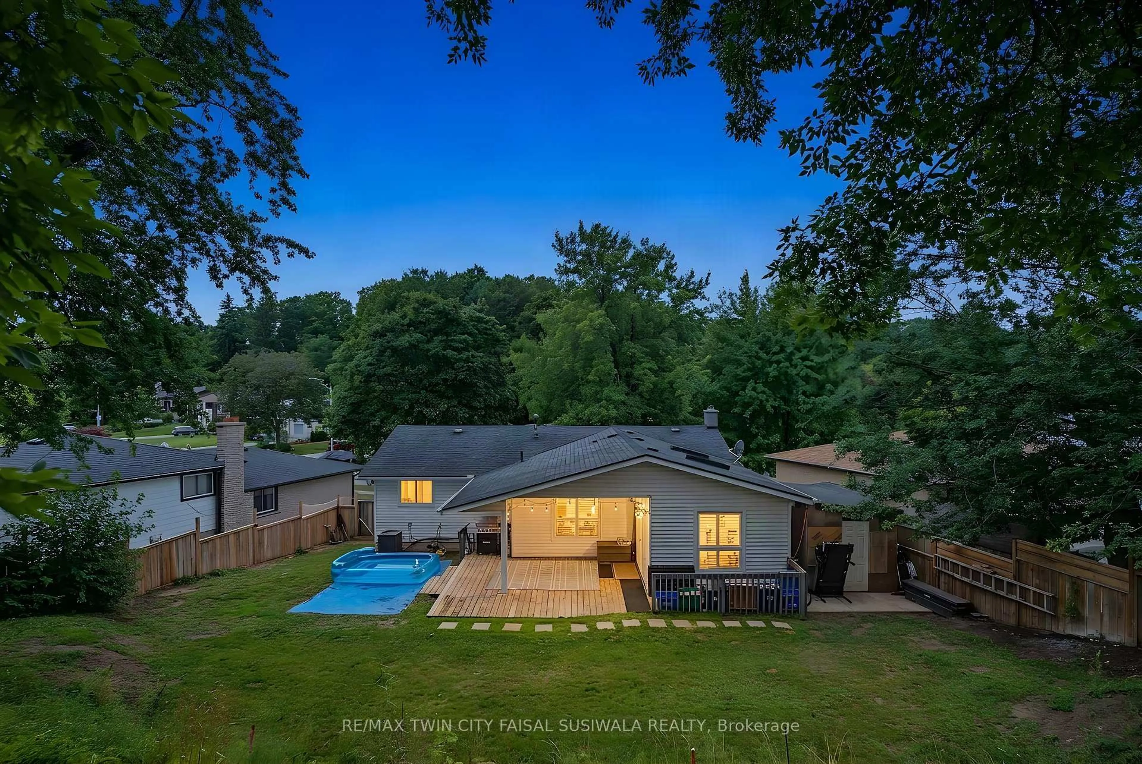 A pic from outside/outdoor area/front of a property/back of a property/a pic from drone, water/lake/river/ocean view for 197 Kribs St, Cambridge Ontario N3C 2L9