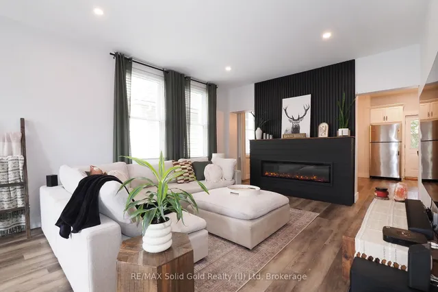 19 Douglas St, Woodstock 3
