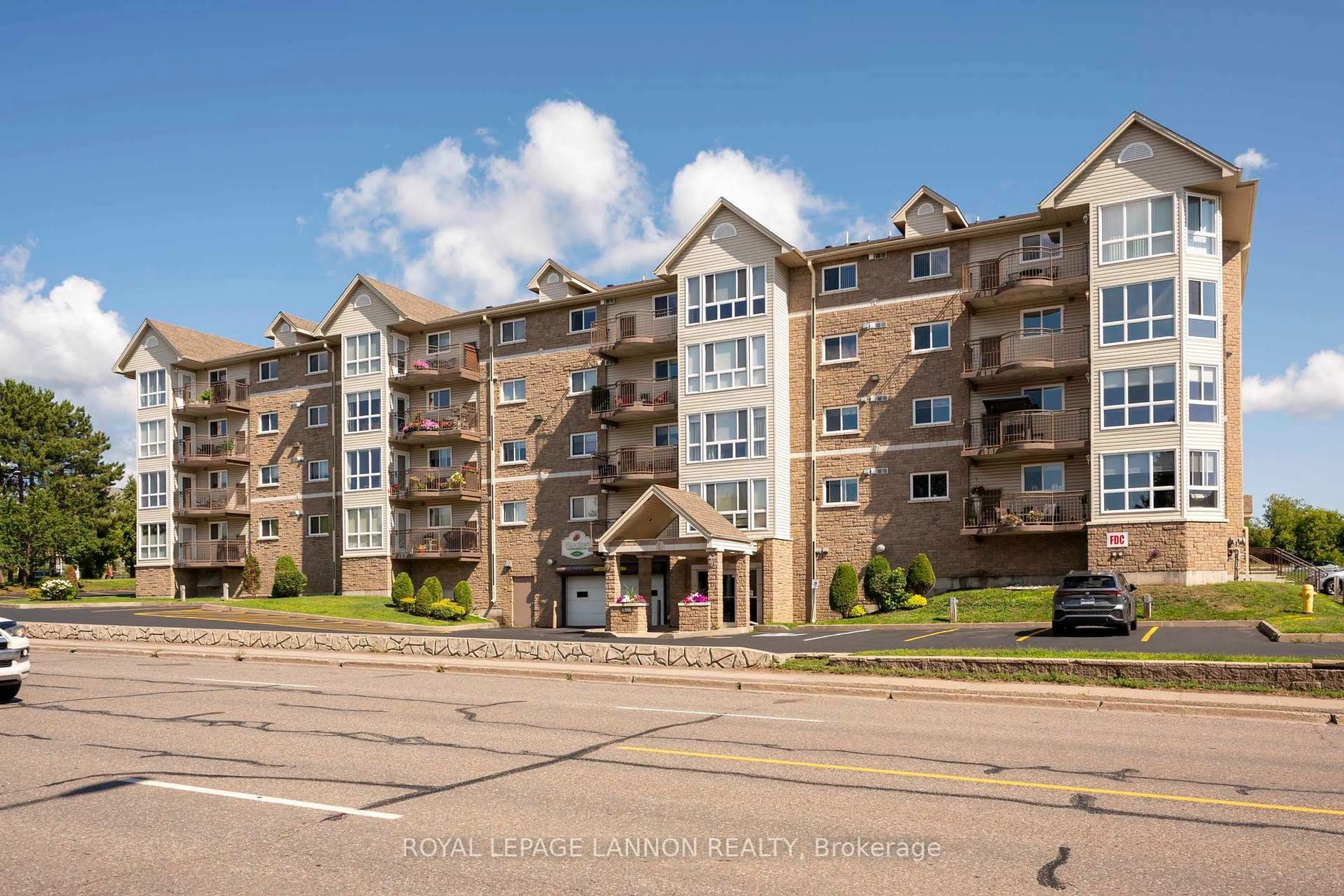 Unknown for 208-620 RED RIVER RD, Thunder Bay Ontario P7B 7C8