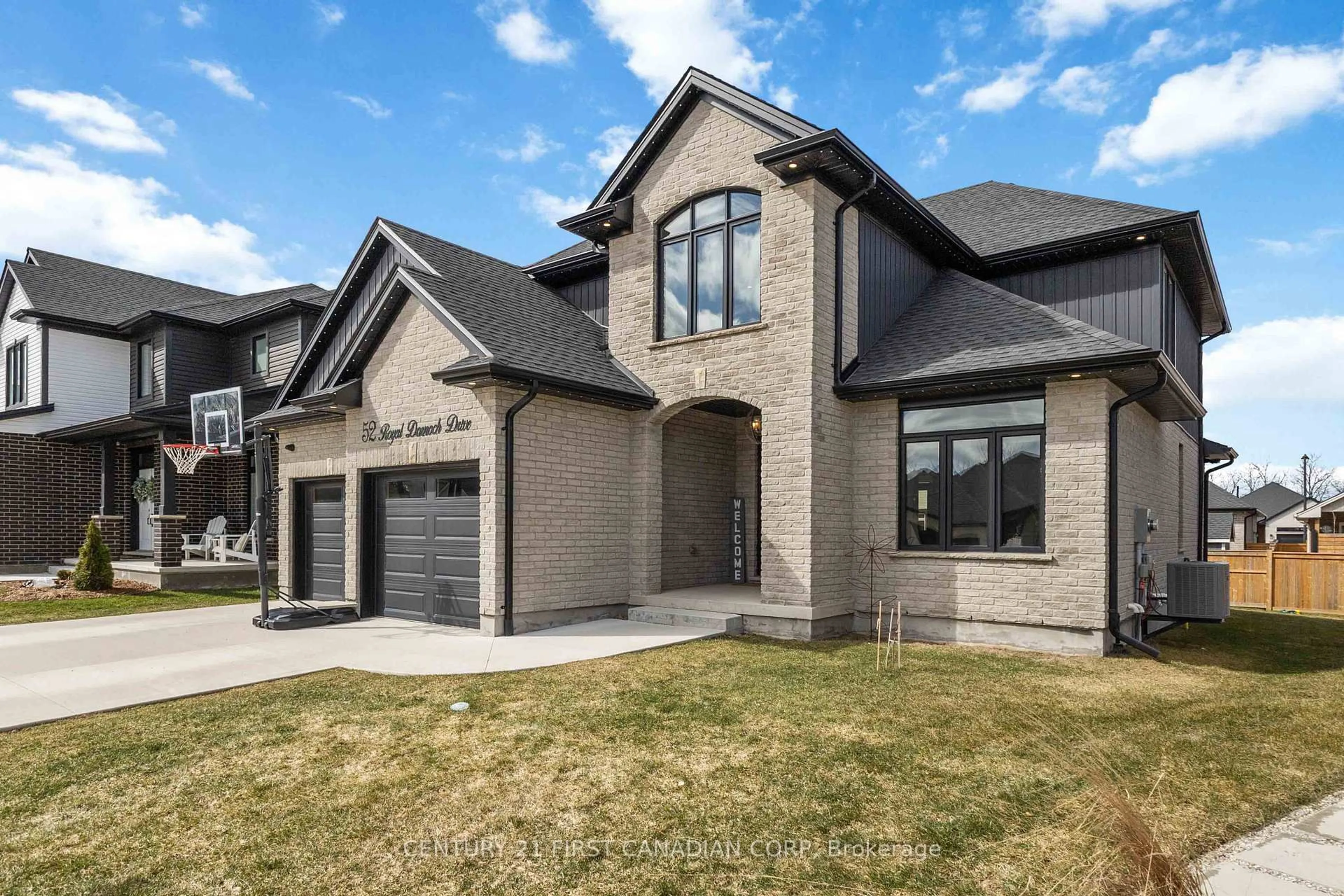 Home with brick exterior material, street for 52 Royal Dornoch Dr, St. Thomas Ontario N5R 0K3
