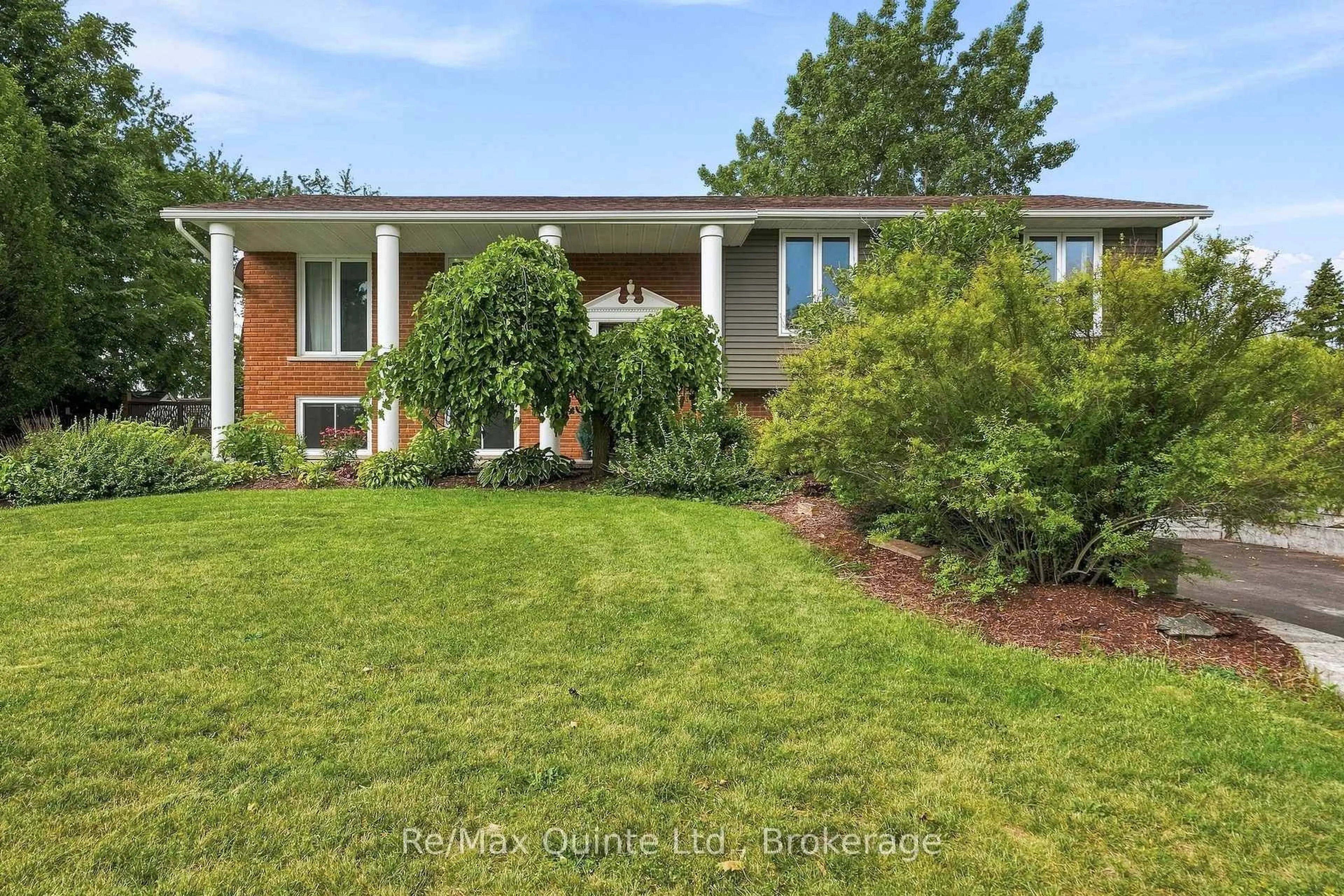 Home with brick exterior material, unknown for 147 Jeffrey Dr, Trenton Ontario K8V 5P8