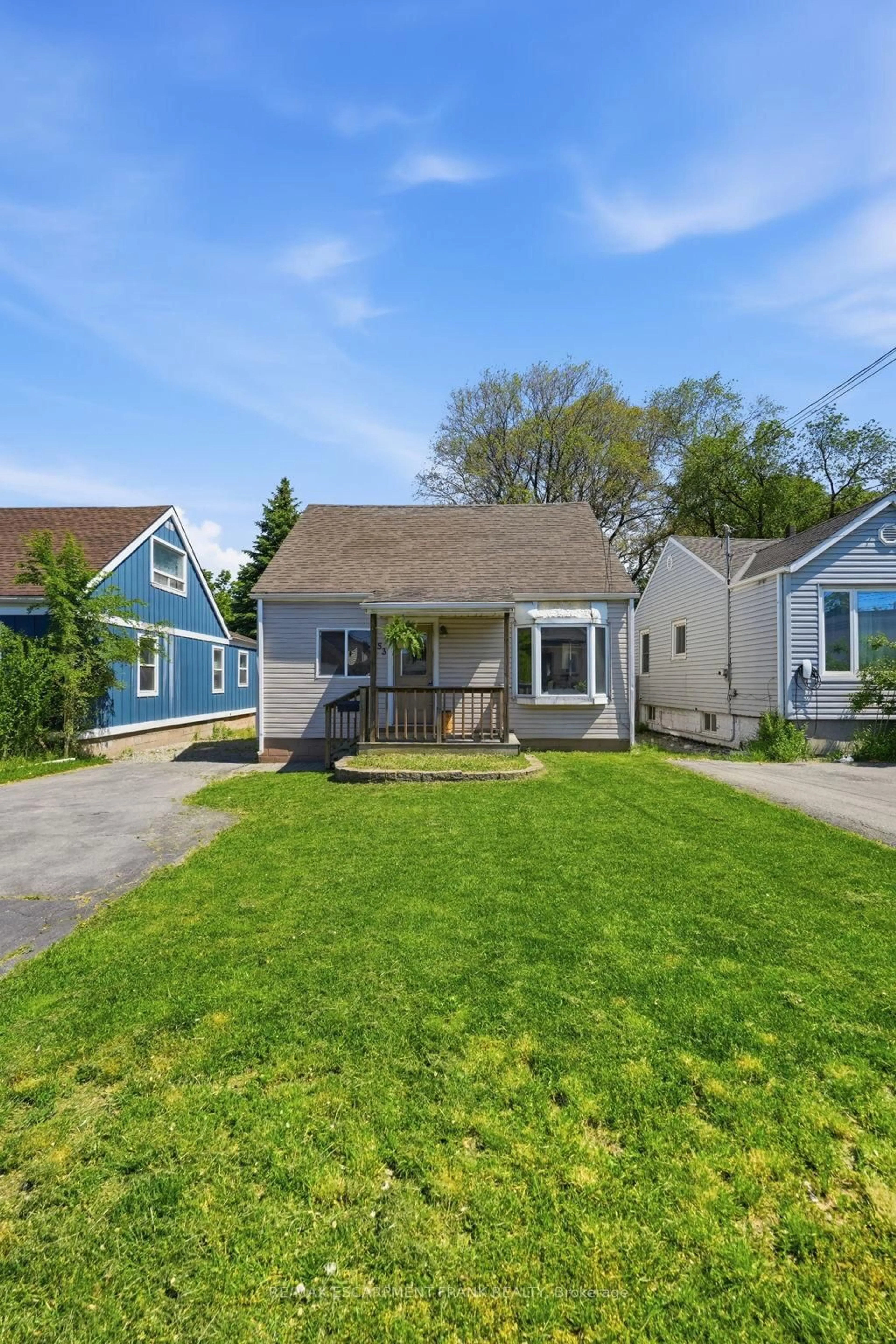 A pic from outside/outdoor area/front of a property/back of a property/a pic from drone, street for 53 Dalhousie Ave, Hamilton Ontario L8L 3J4
