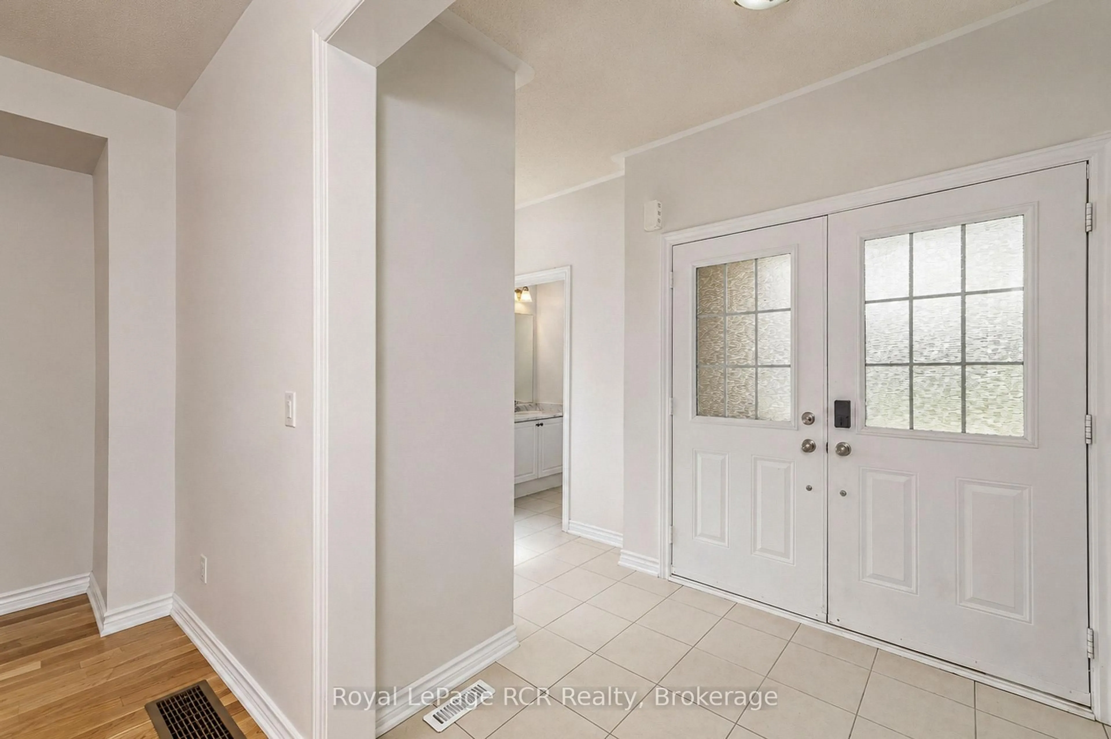 Indoor entryway for 444 Vandusen Ave, Southgate Ontario N0C 1B0