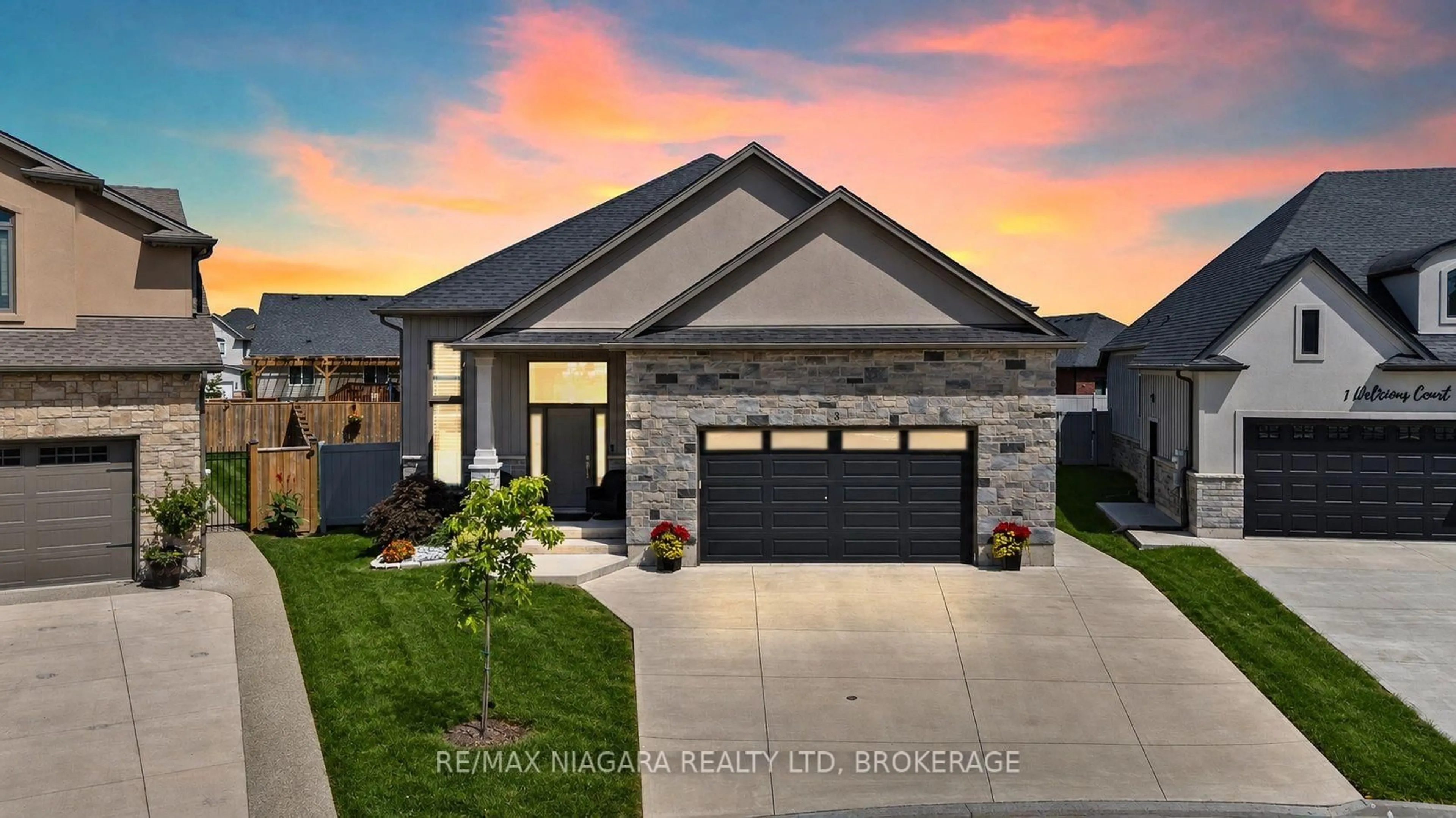 Home with brick exterior material, street for 3 Delicious Crt, Thorold Ontario L2V 0B8