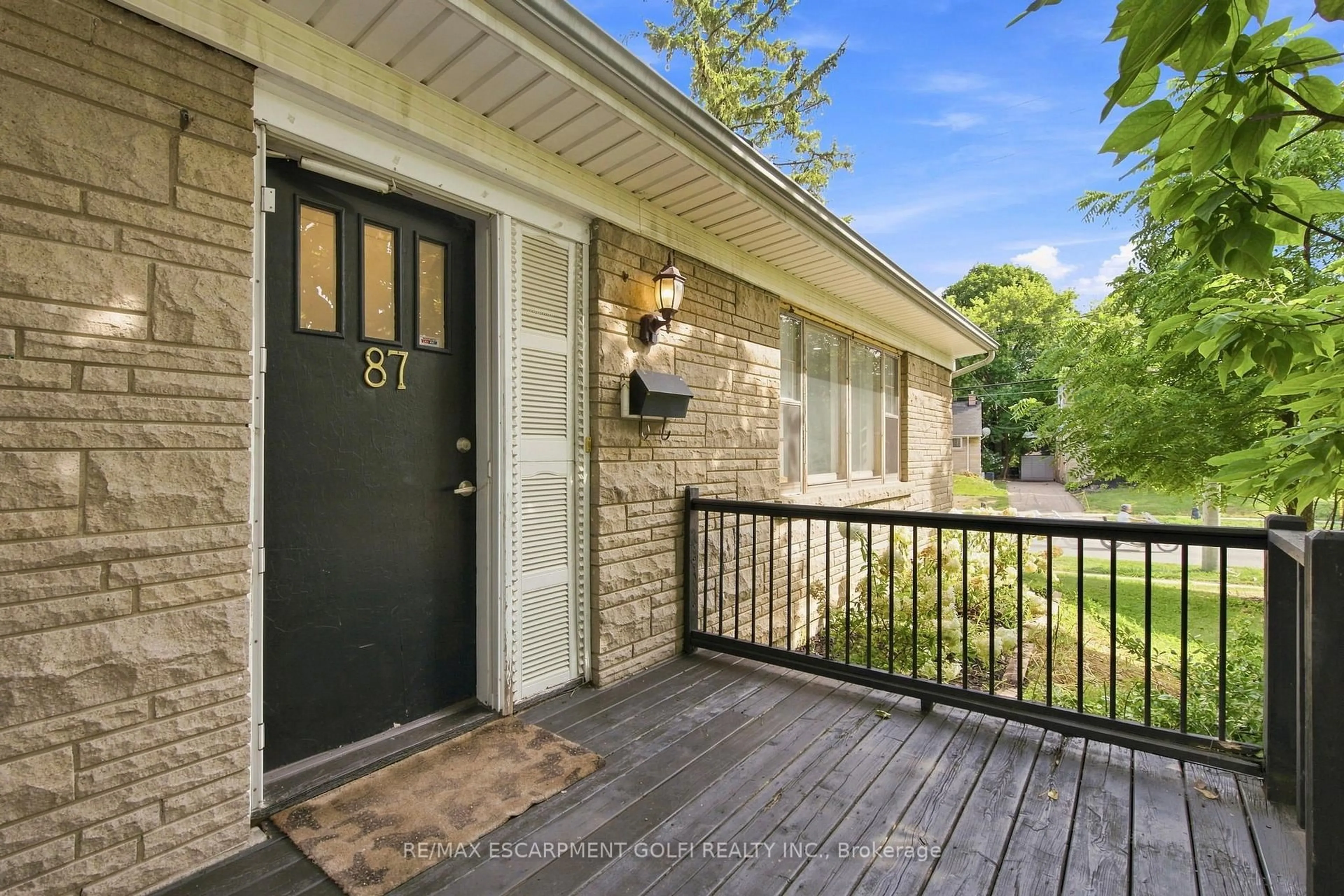 Unknown for 87 Radford St, Hamilton Ontario L8S 3E5