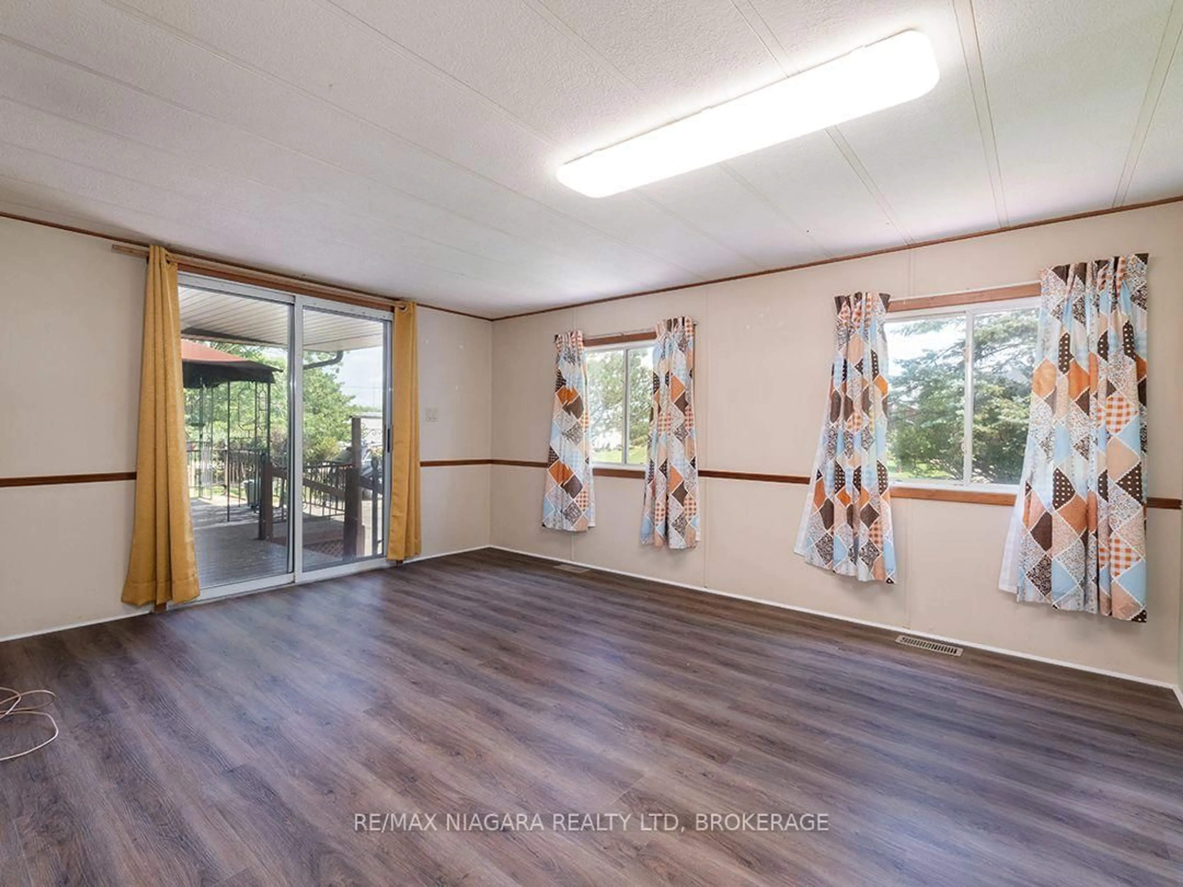 A pic of a room for 3033 Townline Rd #1, Fort Erie Ontario L0S 1S1