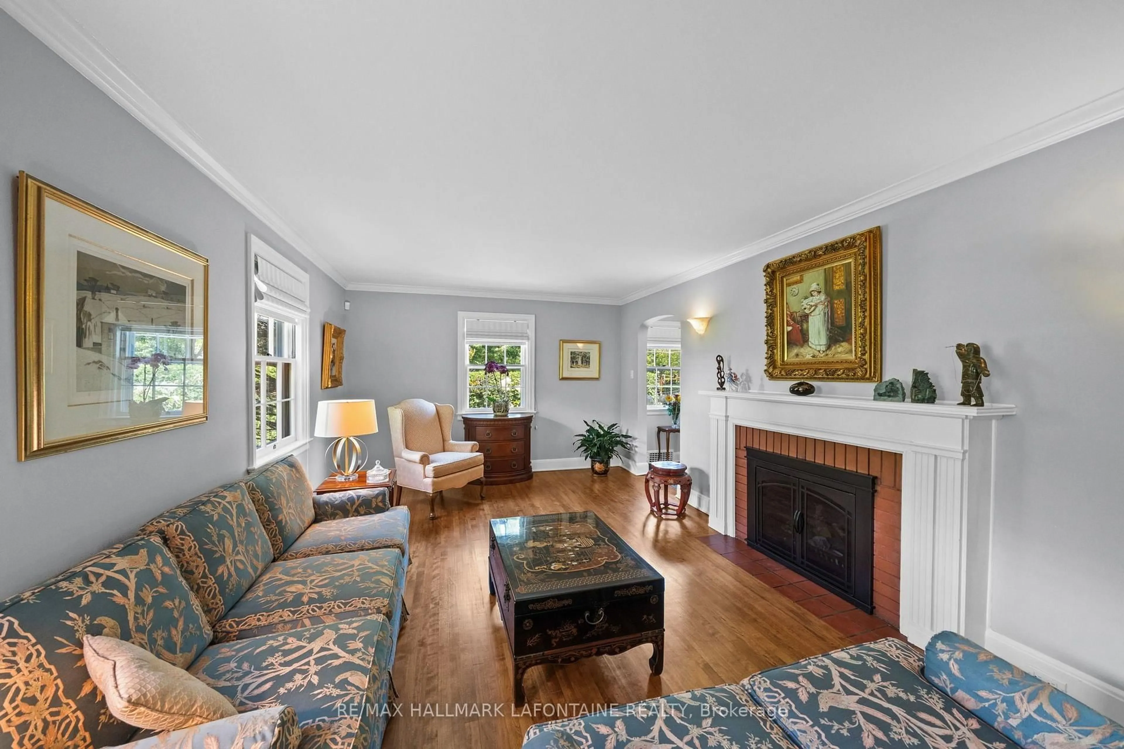 Living room with furniture, unknown for 215 Springfield Rd, Ottawa Ontario K1M 0L1