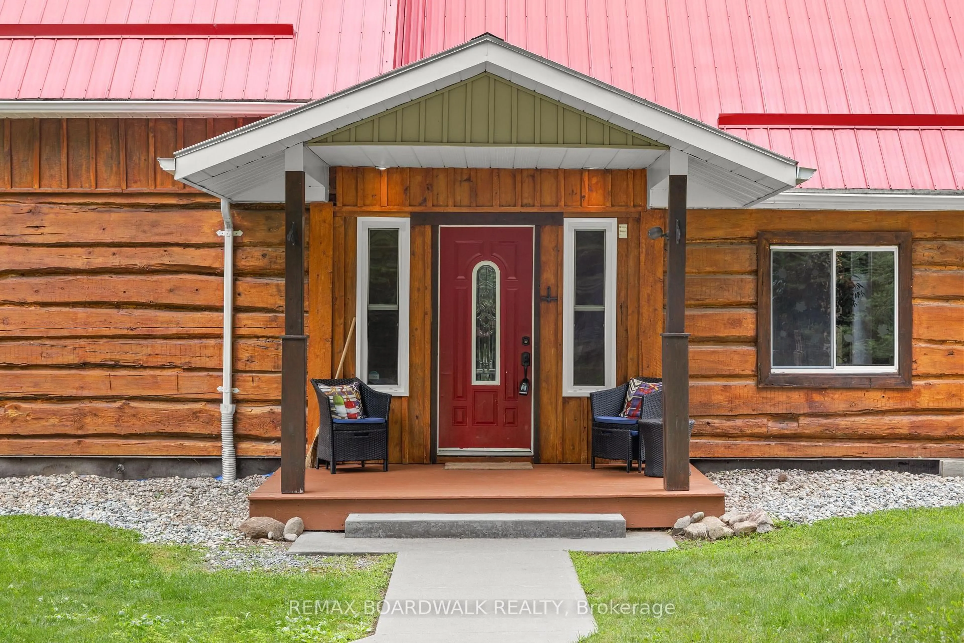 Indoor entryway for 1654 Tryon Rd, Sharbot Lake Ontario K0H 2P0