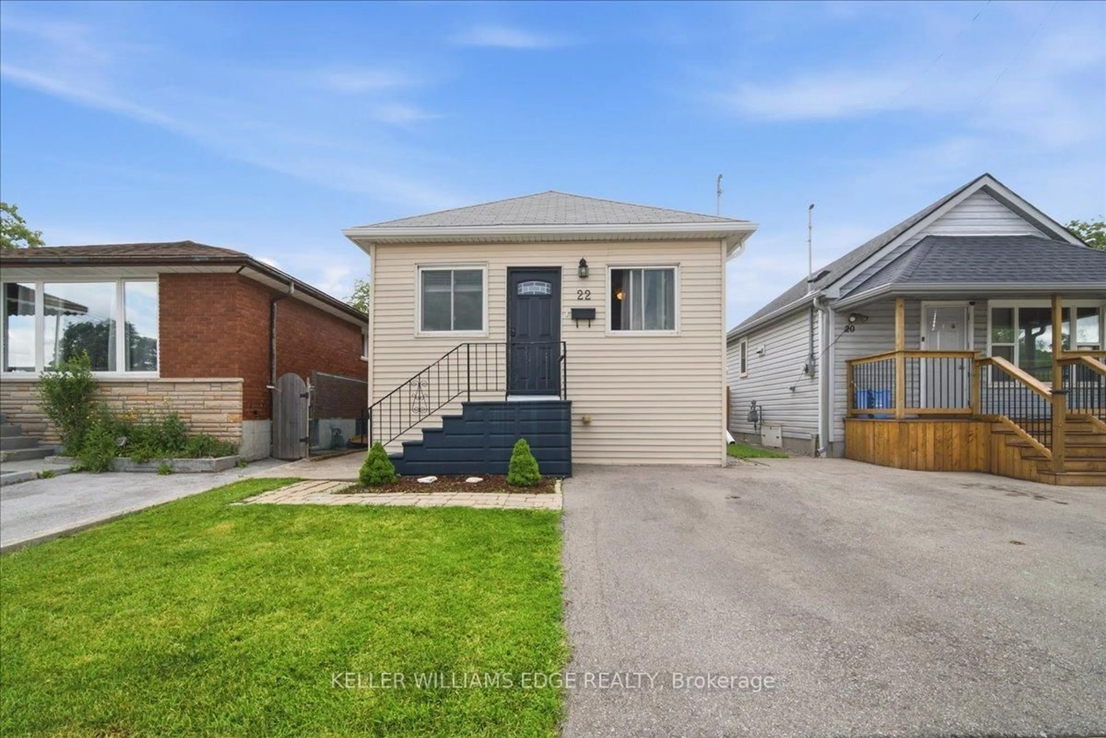 A pic from outside/outdoor area/front of a property/back of a property/a pic from drone, street for 22 Delena Ave, Hamilton Ontario L8H 6B4