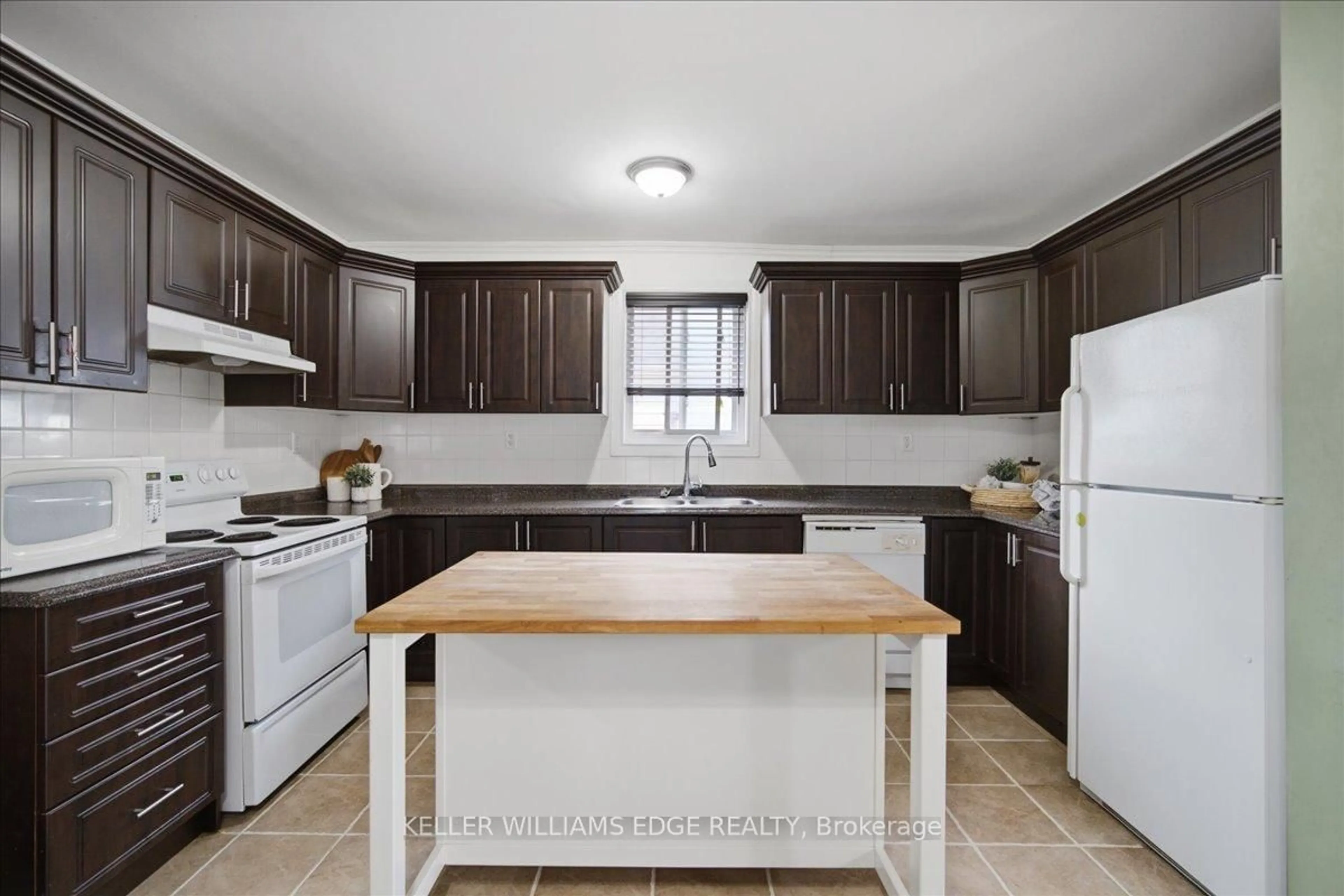 Standard kitchen, ceramic/tile floor for 22 Delena Ave, Hamilton Ontario L8H 6B4