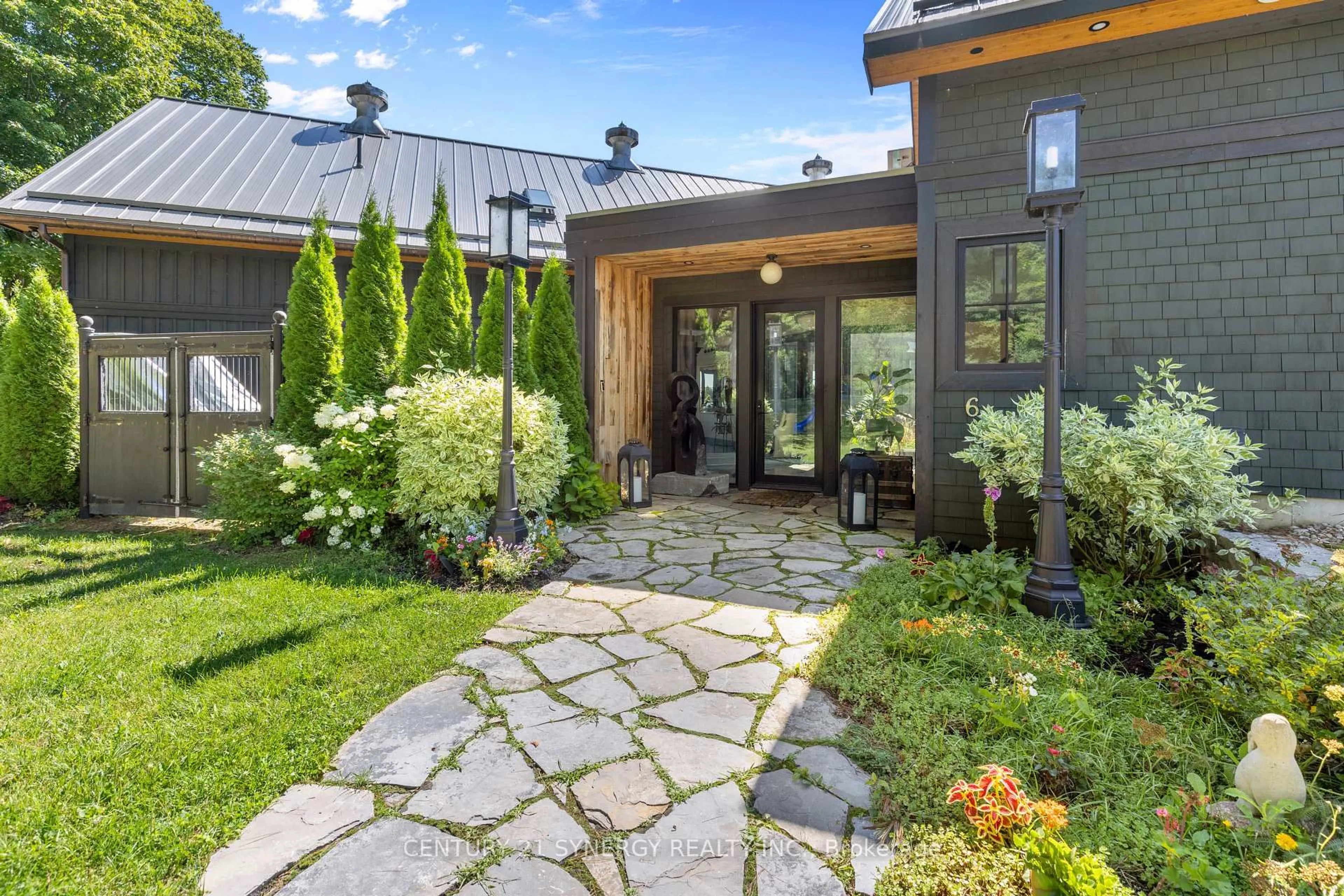 Patio, unknown for 4/6 Sifton Rd, Front of Yonge Ontario K0E 1R0