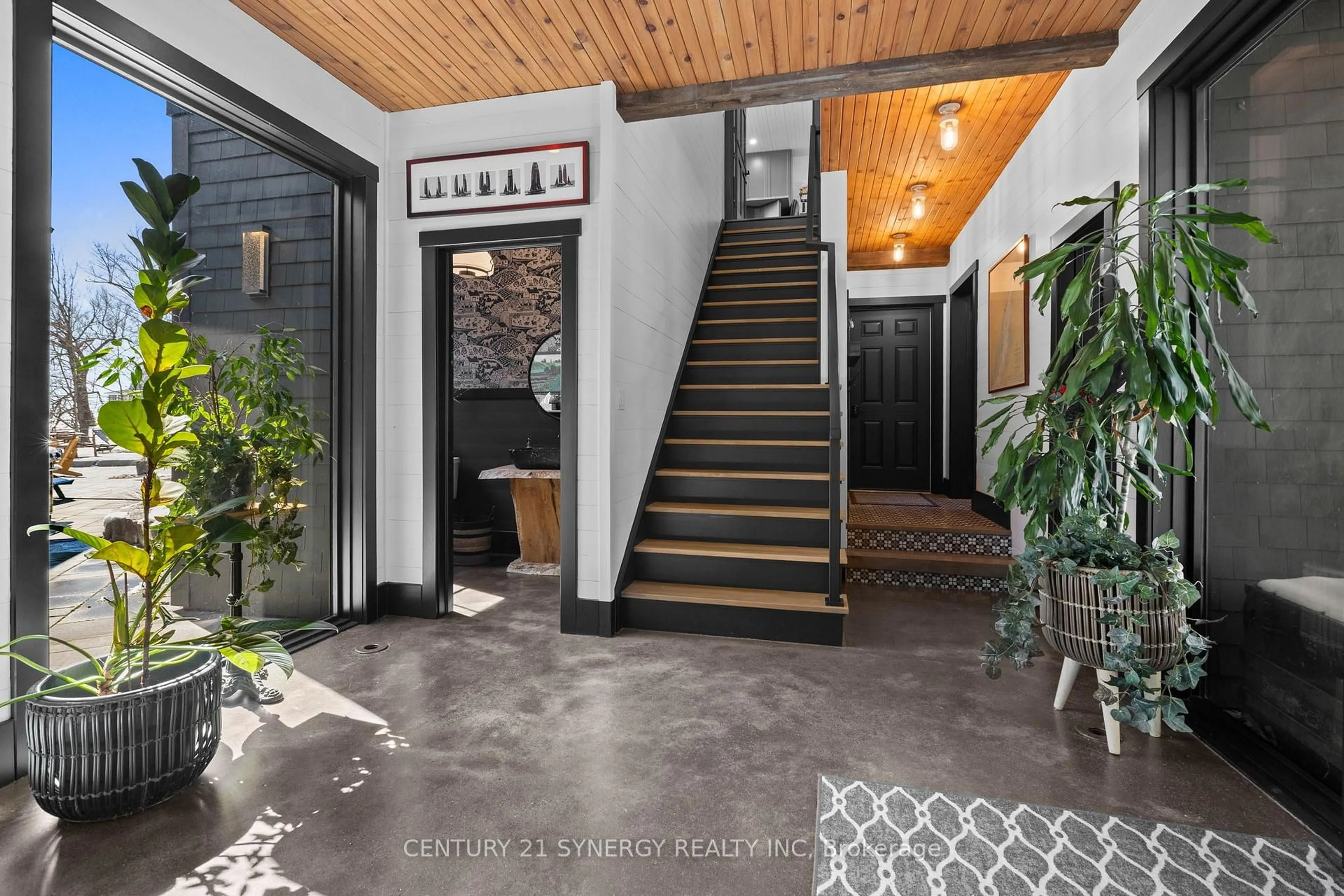 Indoor entryway for 4/6 Sifton Rd, Front of Yonge Ontario K0E 1R0