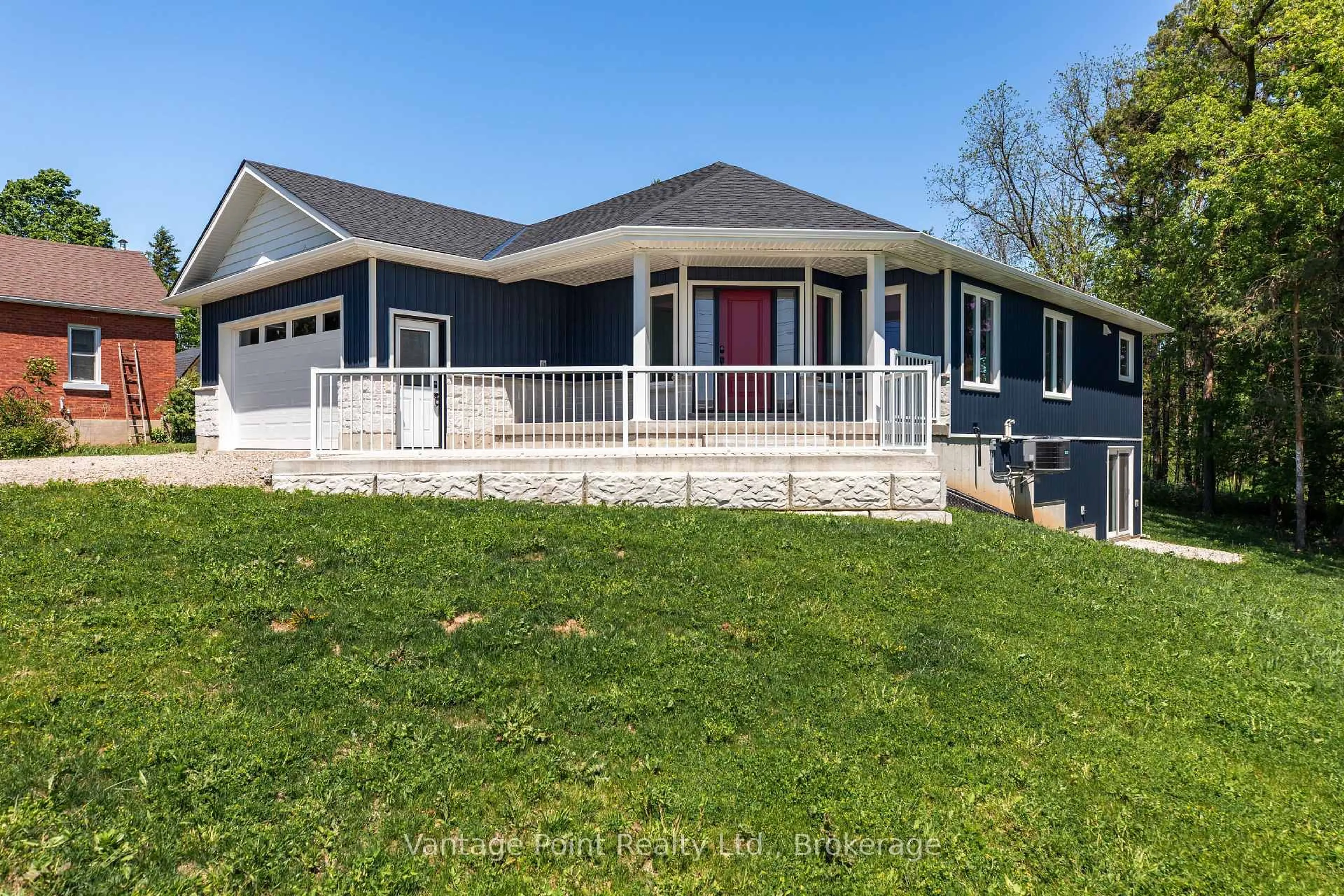 Home with vinyl exterior material, unknown for 307 1st Ave, Arran-Elderslie Ontario N0G 1L0