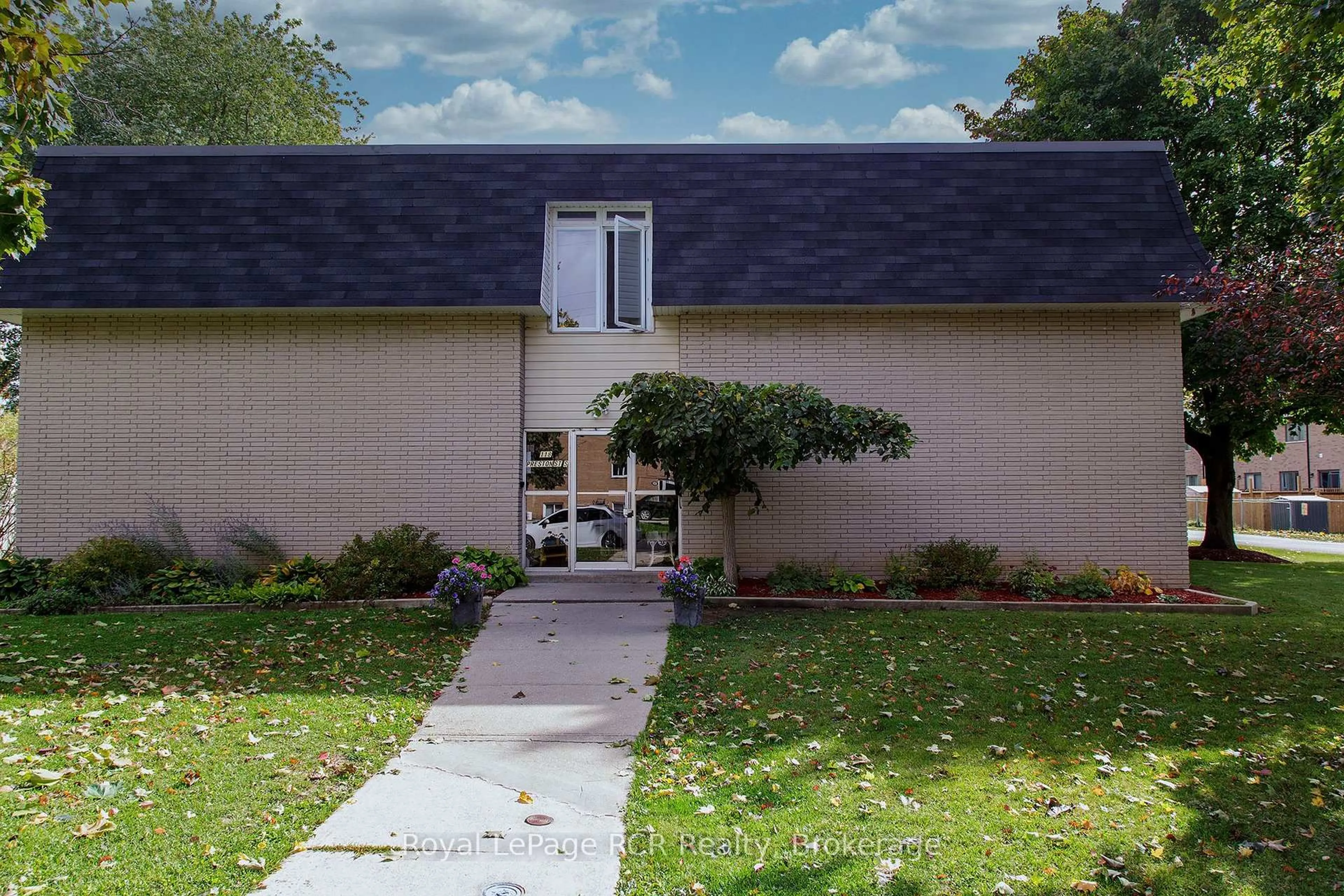 Unknown for 118 Preston St #Unit 102, Wellington North Ontario N0G 1A0