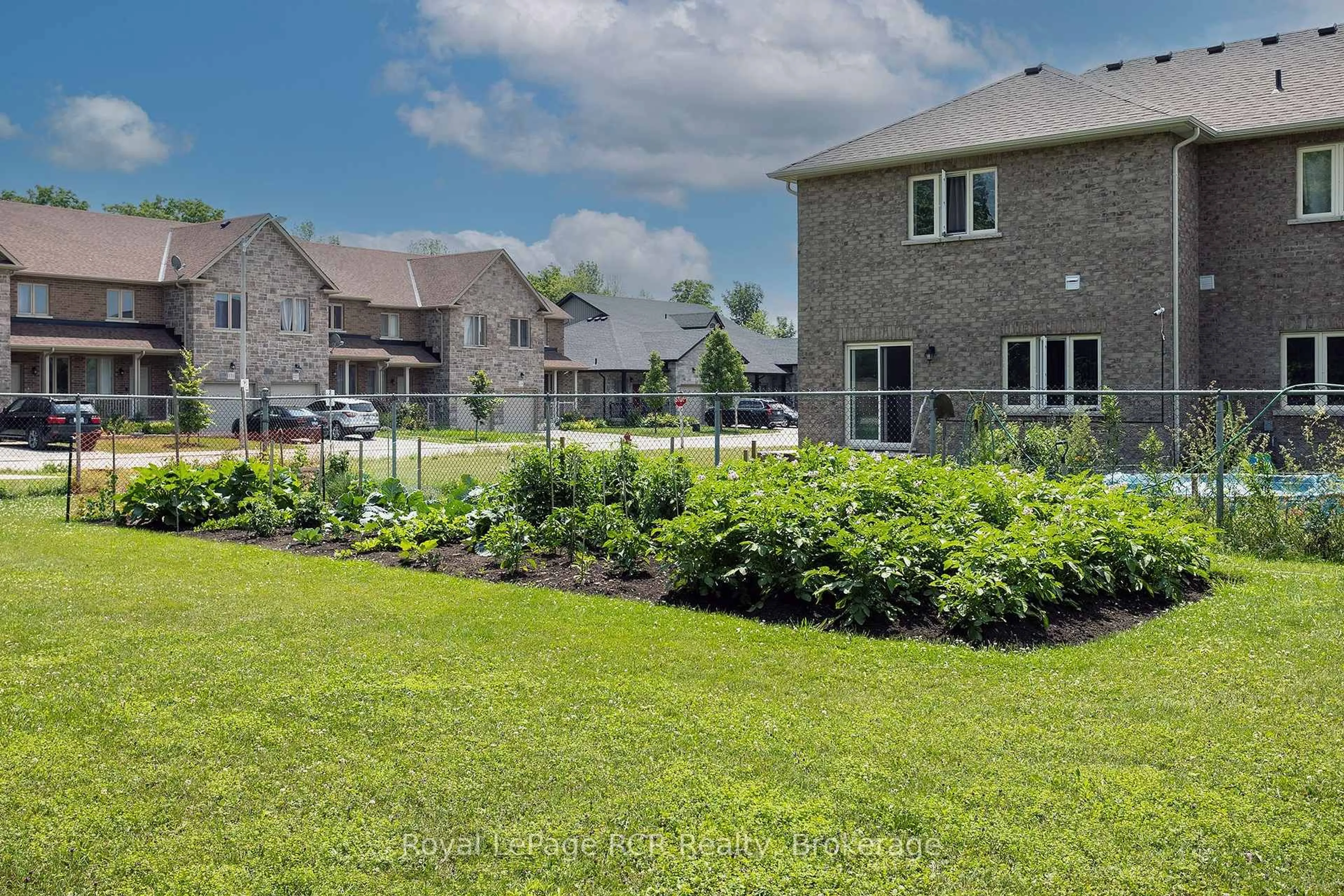 Patio, unknown for 118 Preston St #Unit 102, Wellington North Ontario N0G 1A0