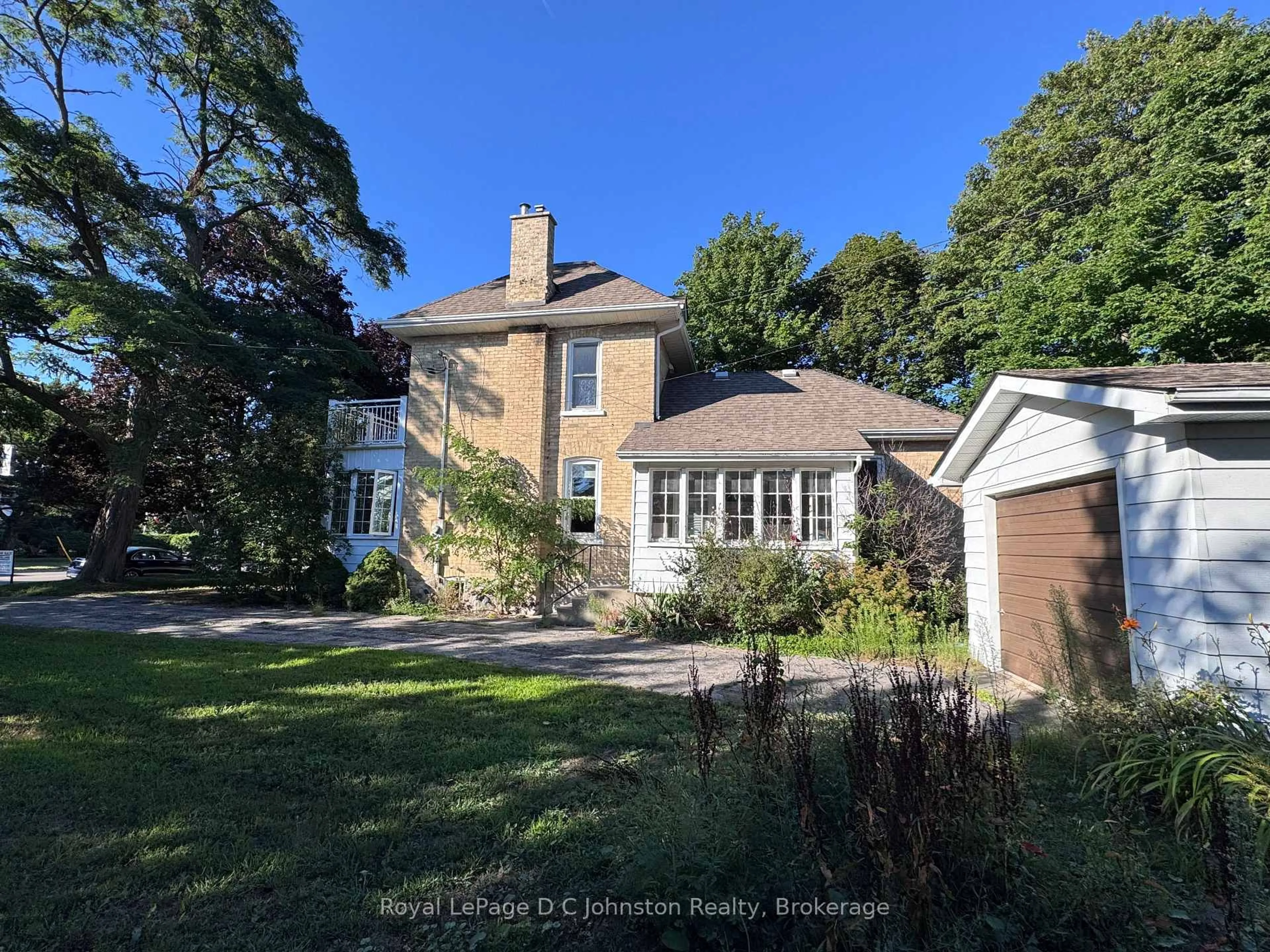 A pic from outside/outdoor area/front of a property/back of a property/a pic from drone, street for 43 Albert St, Saugeen Shores Ontario N0H 2L0