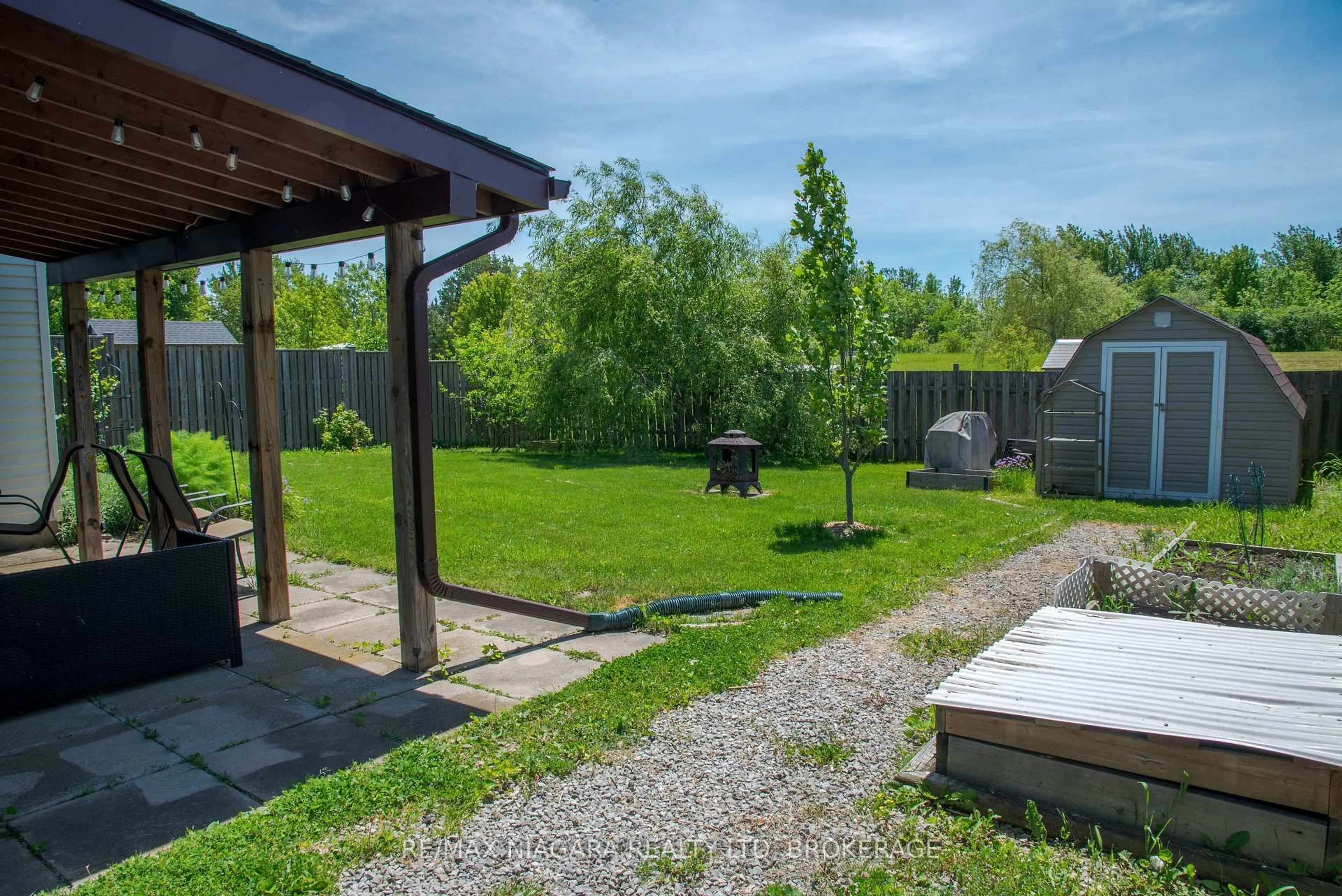 Patio, unknown for 2439 CORAL Ave, Fort Erie Ontario L0S 1S0