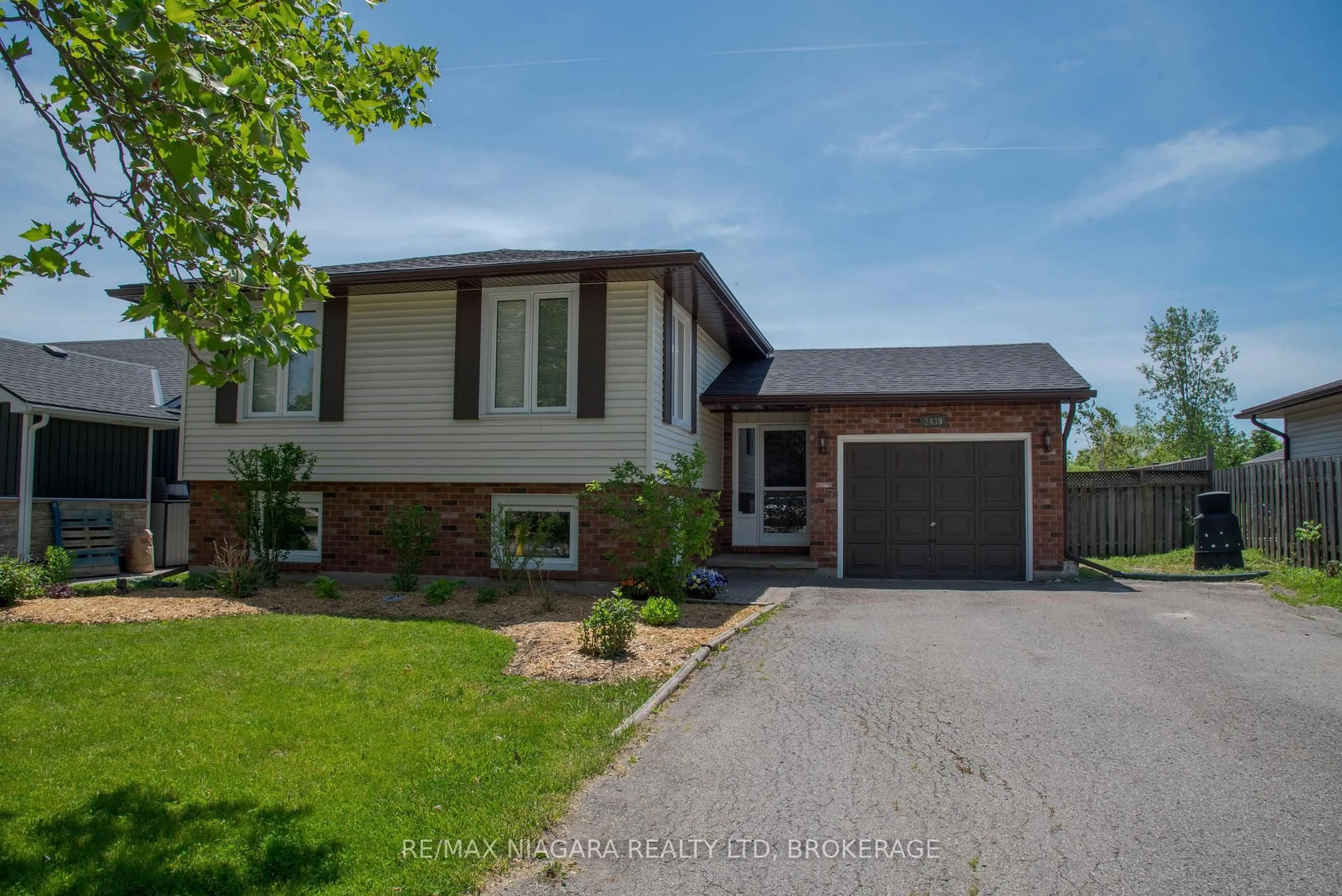 Home with brick exterior material, street for 2439 CORAL Ave, Fort Erie Ontario L0S 1S0