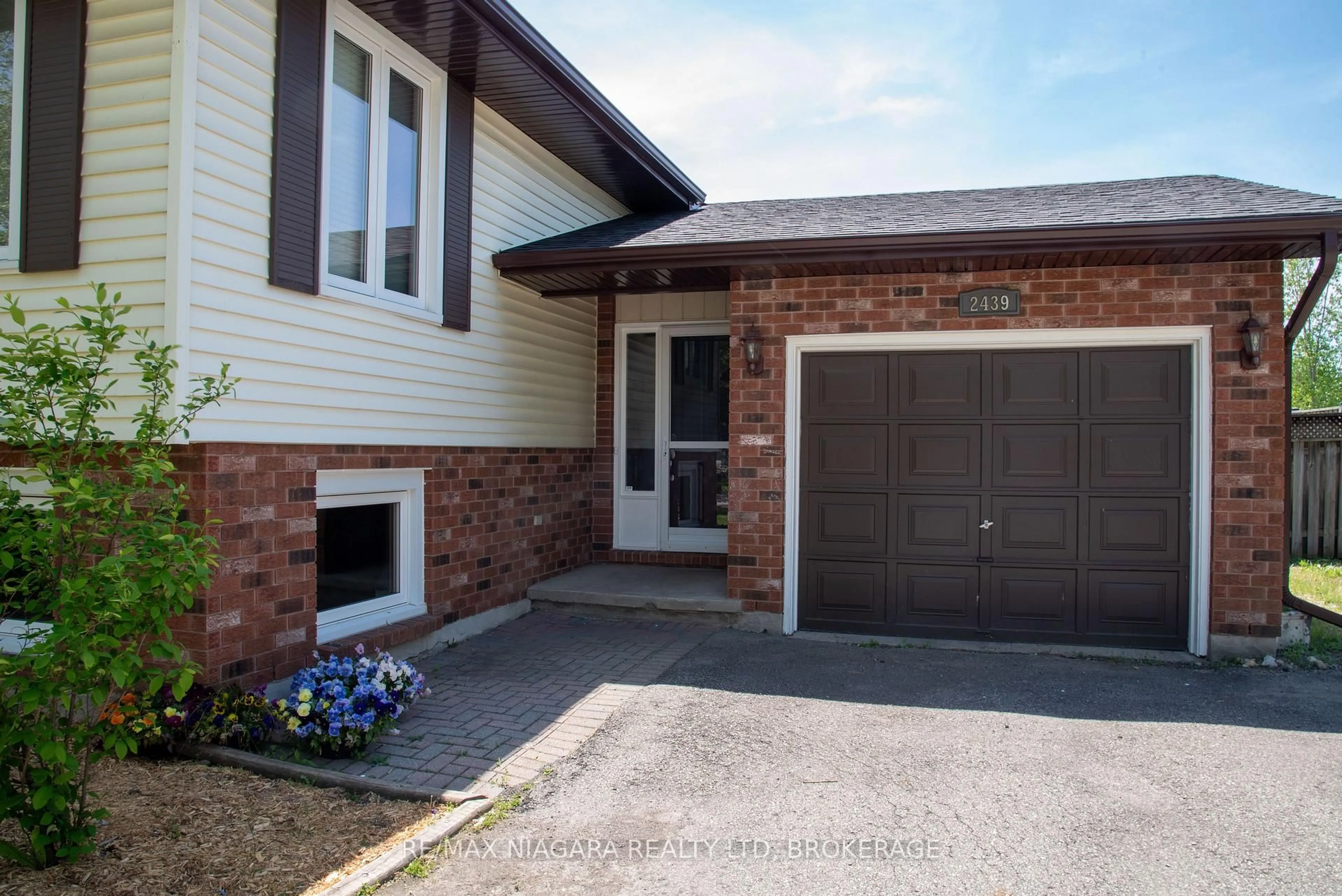 Home with brick exterior material, street for 2439 CORAL Ave, Fort Erie Ontario L0S 1S0