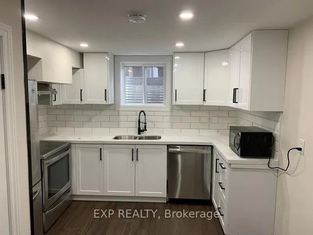 15 Calvert Ave, Hamilton 4