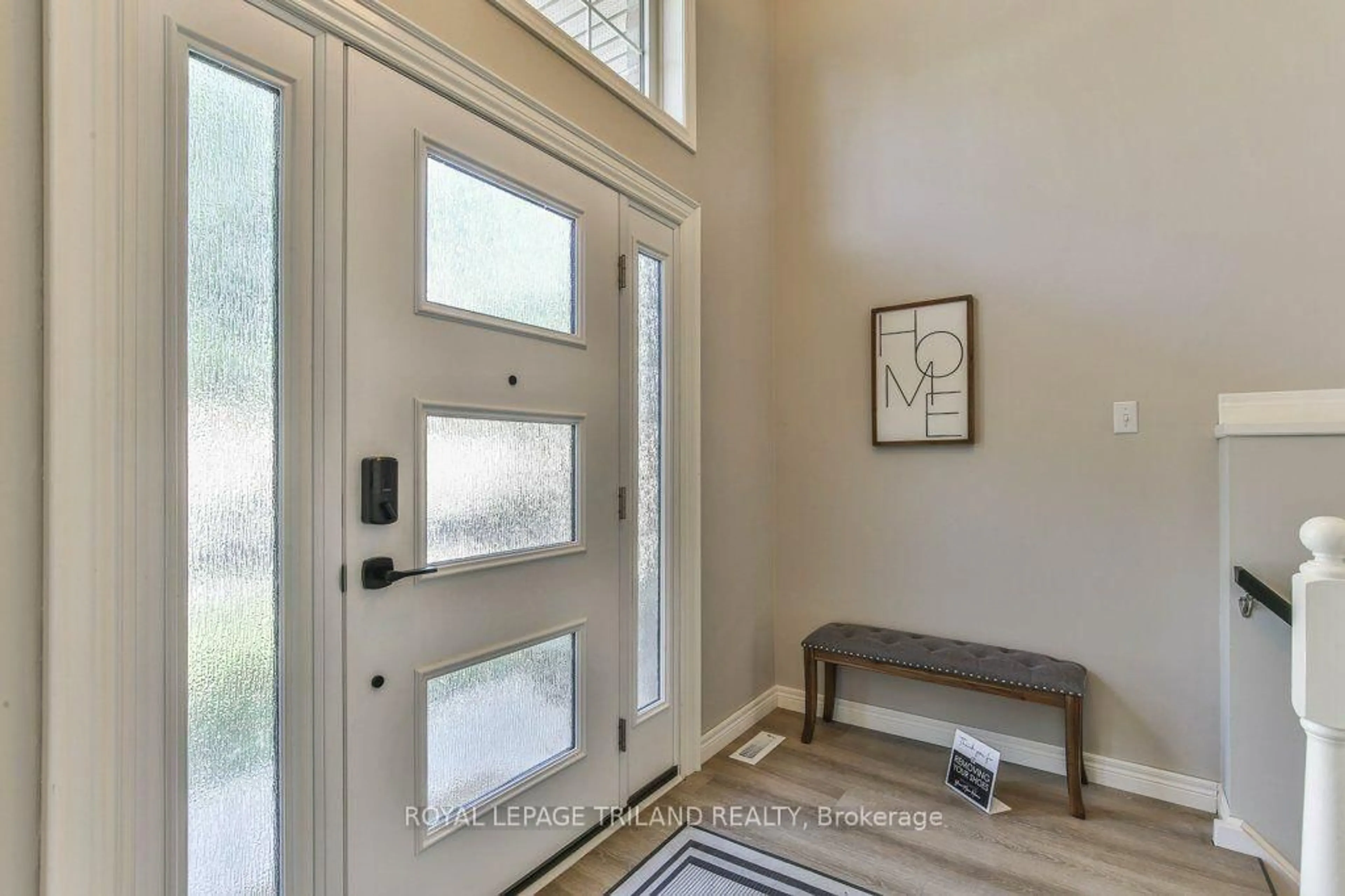 Indoor entryway for 1840 MARCONI Blvd, London East Ontario N5V 4Y1