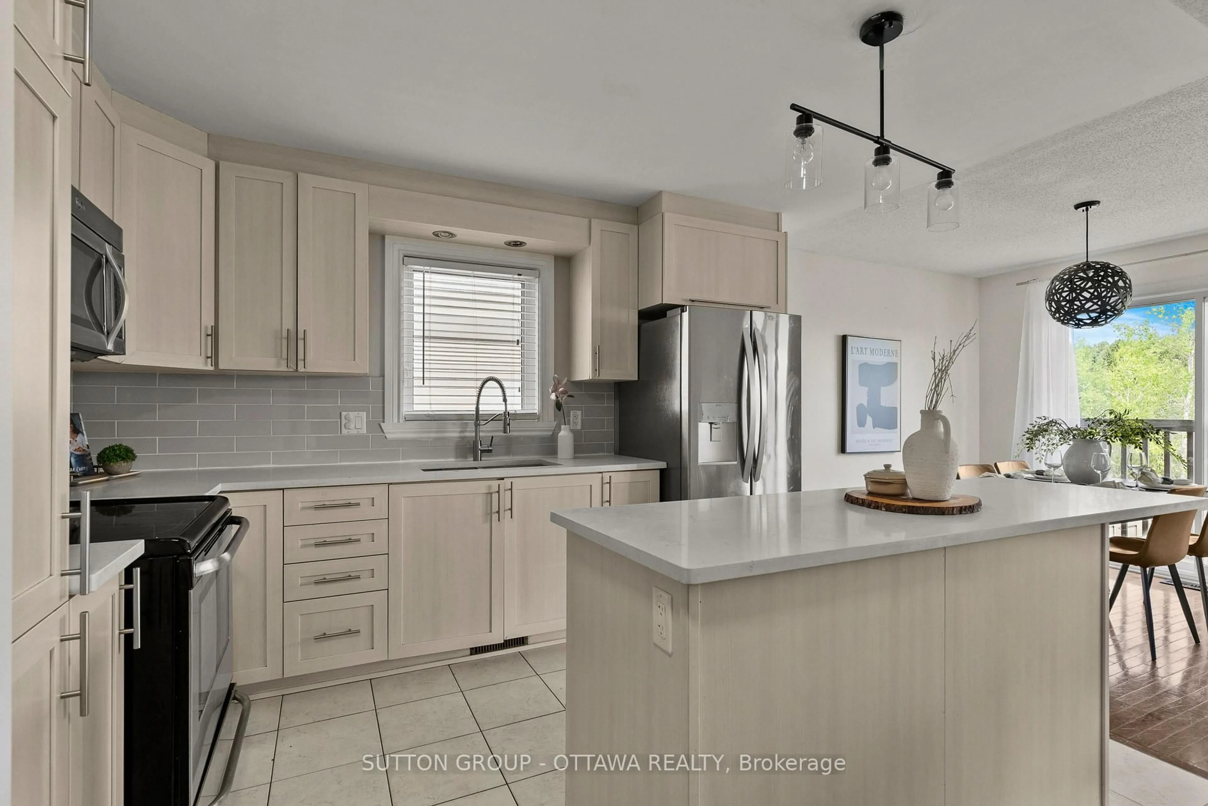 Open concept kitchen, ceramic/tile floor for 84 NATHALIE St, Clarence-Rockland Ontario K4K 0J3