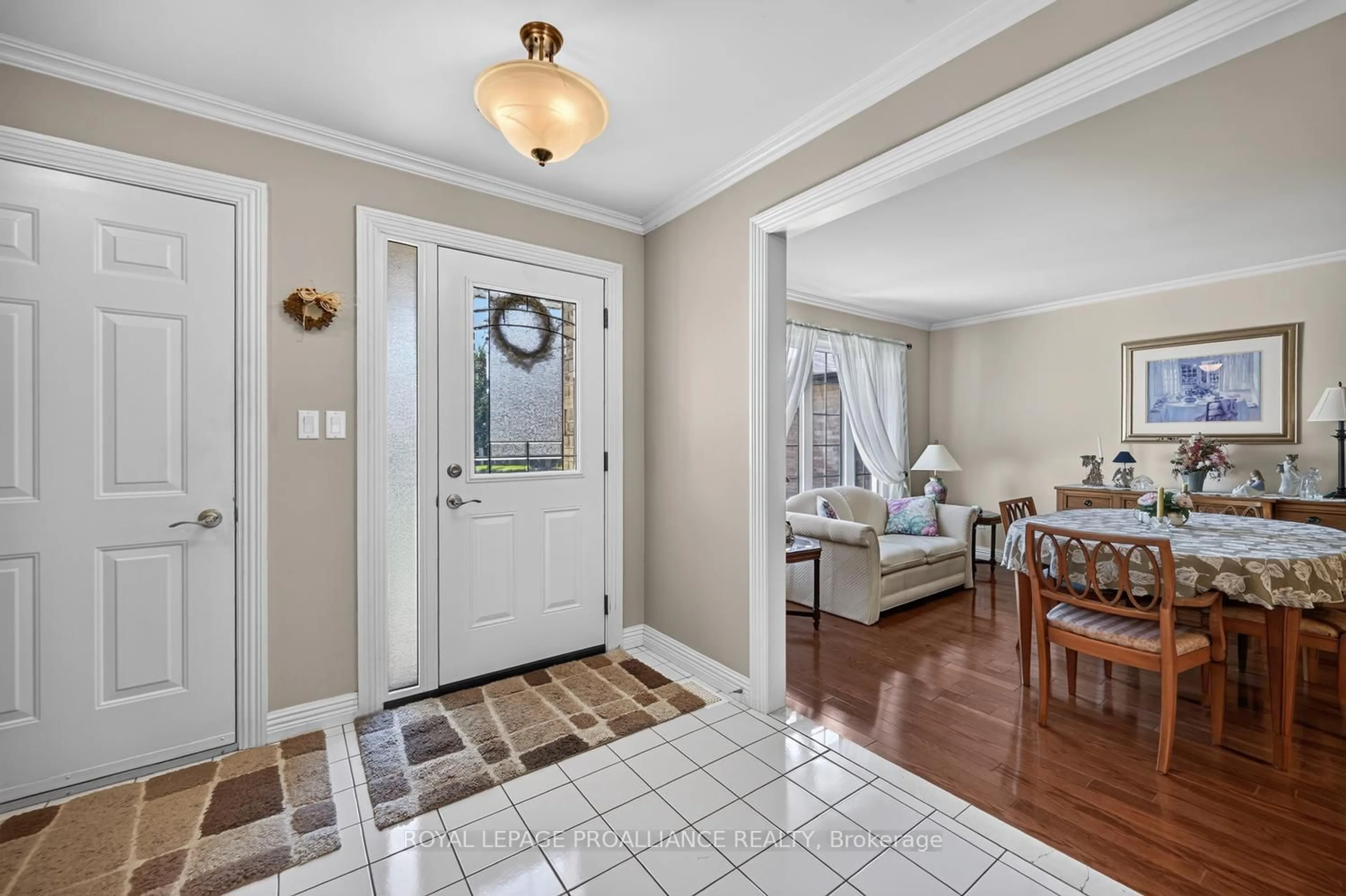 Indoor entryway for 202 Beley St, Brockville Ontario K6V 6Z8
