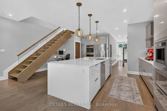 296 Kirchoffer Ave, Ottawa 3