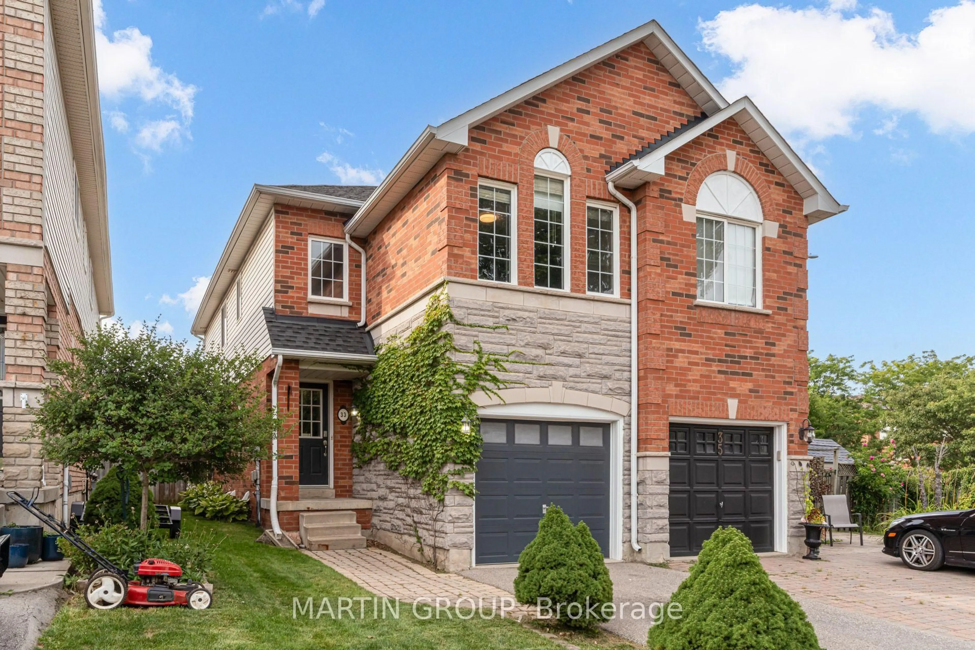 Home with brick exterior material, street for 33 Slater Crt, Hamilton Ontario L8B 0K8