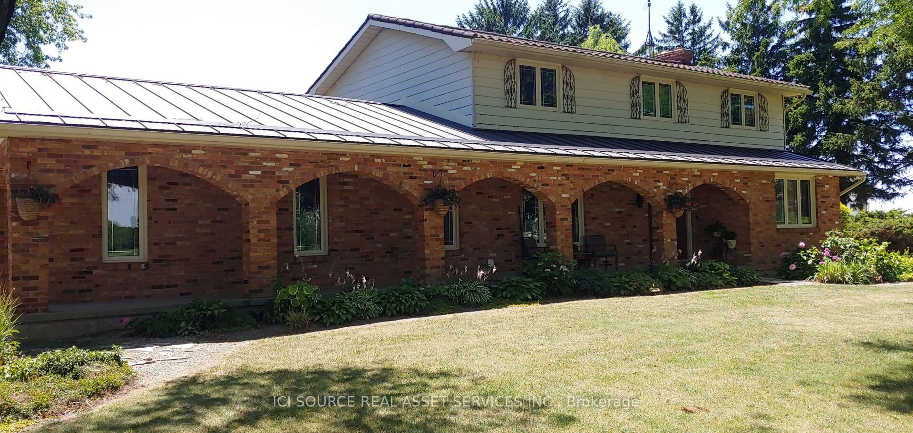 Home with brick exterior material, building for 6774 Riverview Line, Chatham-Kent Ontario N7M 5T1