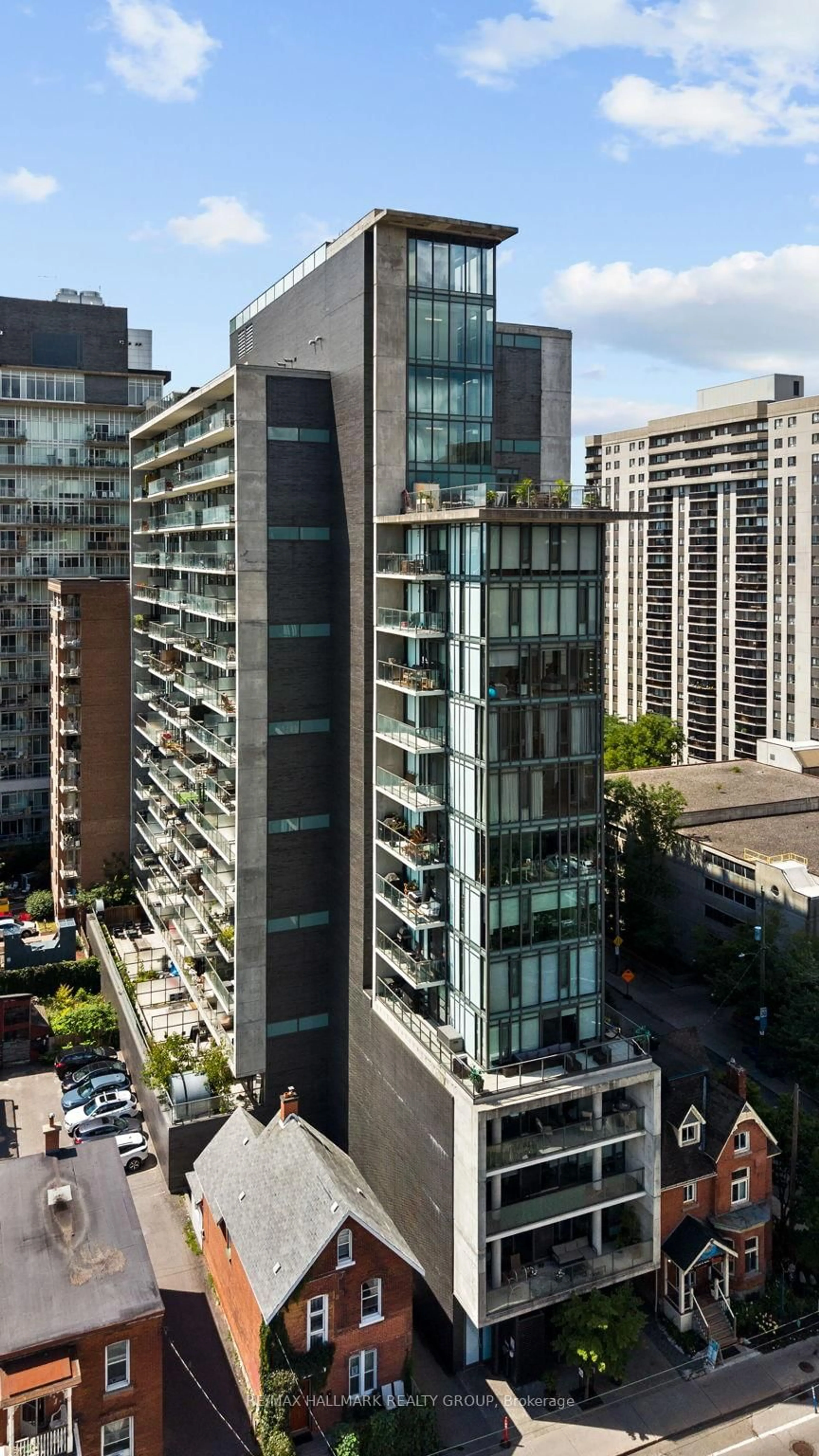 A pic from outside/outdoor area/front of a property/back of a property/a pic from drone, city buildings view from balcony for 224 Lyon Street N St #1001, Ottawa Ontario K1R 0C1