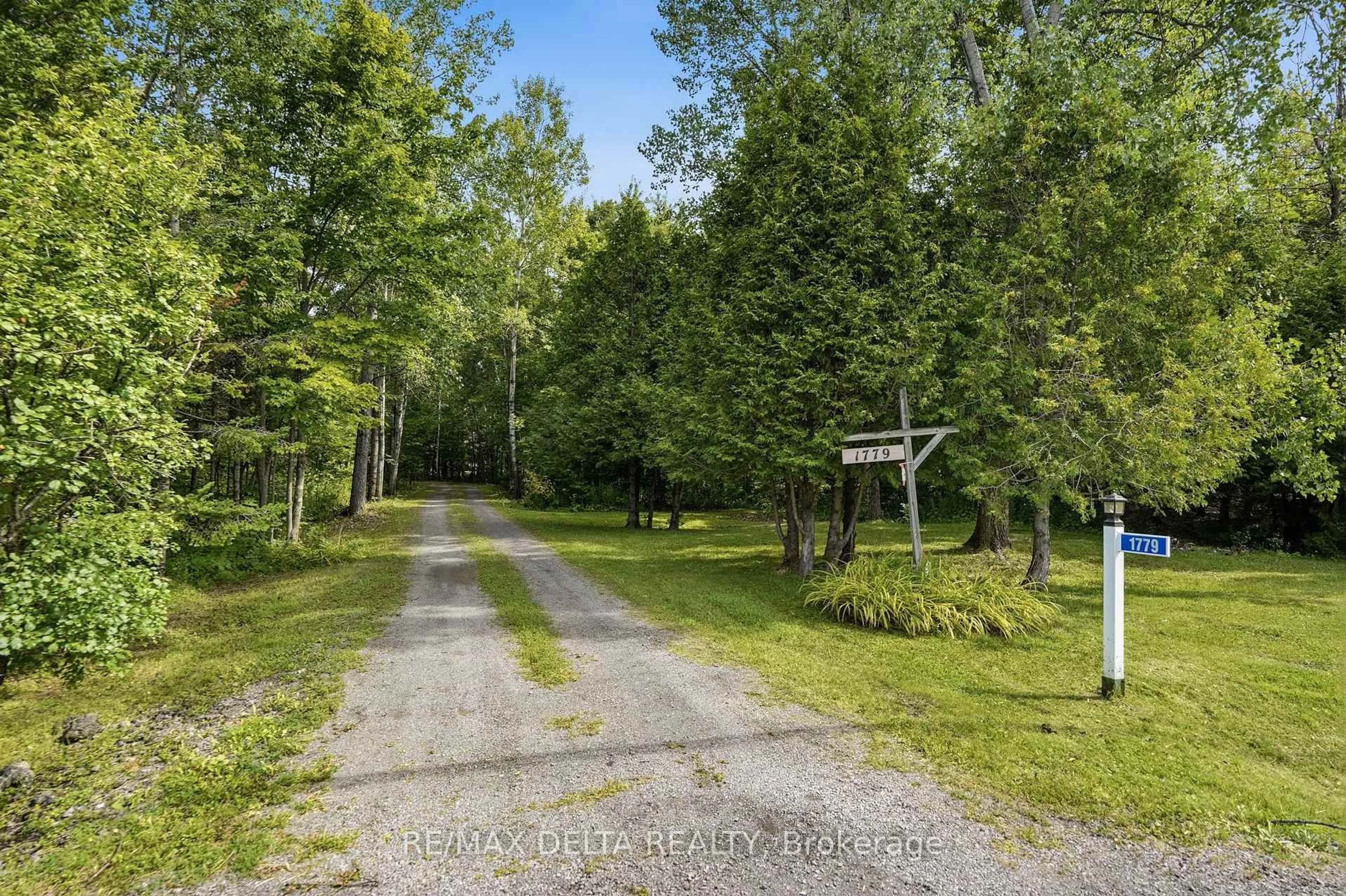 A pic from outside/outdoor area/front of a property/back of a property/a pic from drone, forest/trees view for 1779 Chemin Des Eaux Paisibles Rd, Champlain Ontario K0B 1K0