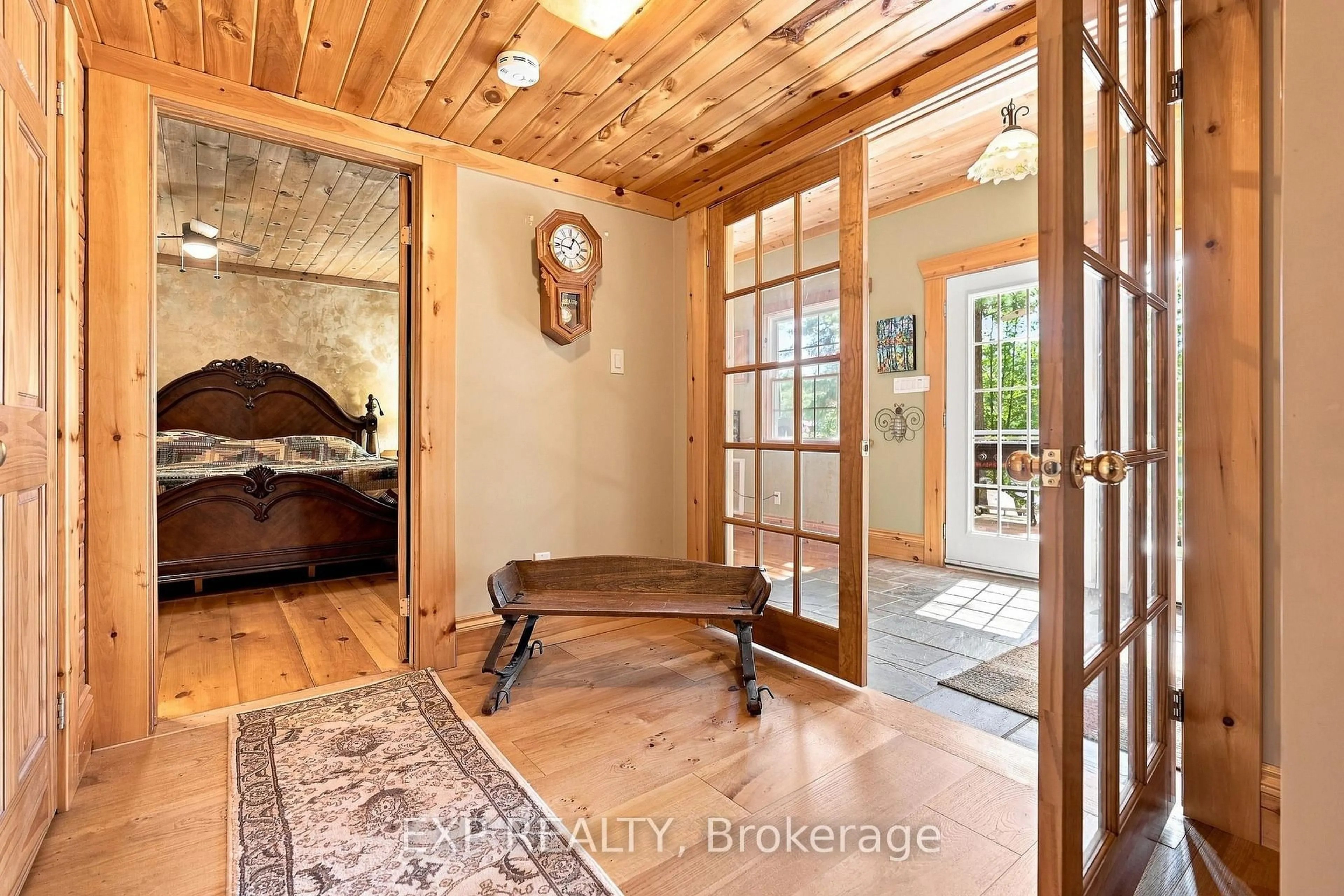 Indoor entryway for 14 Severn River #SR404, Muskoka Lakes Ontario P0C 1M0