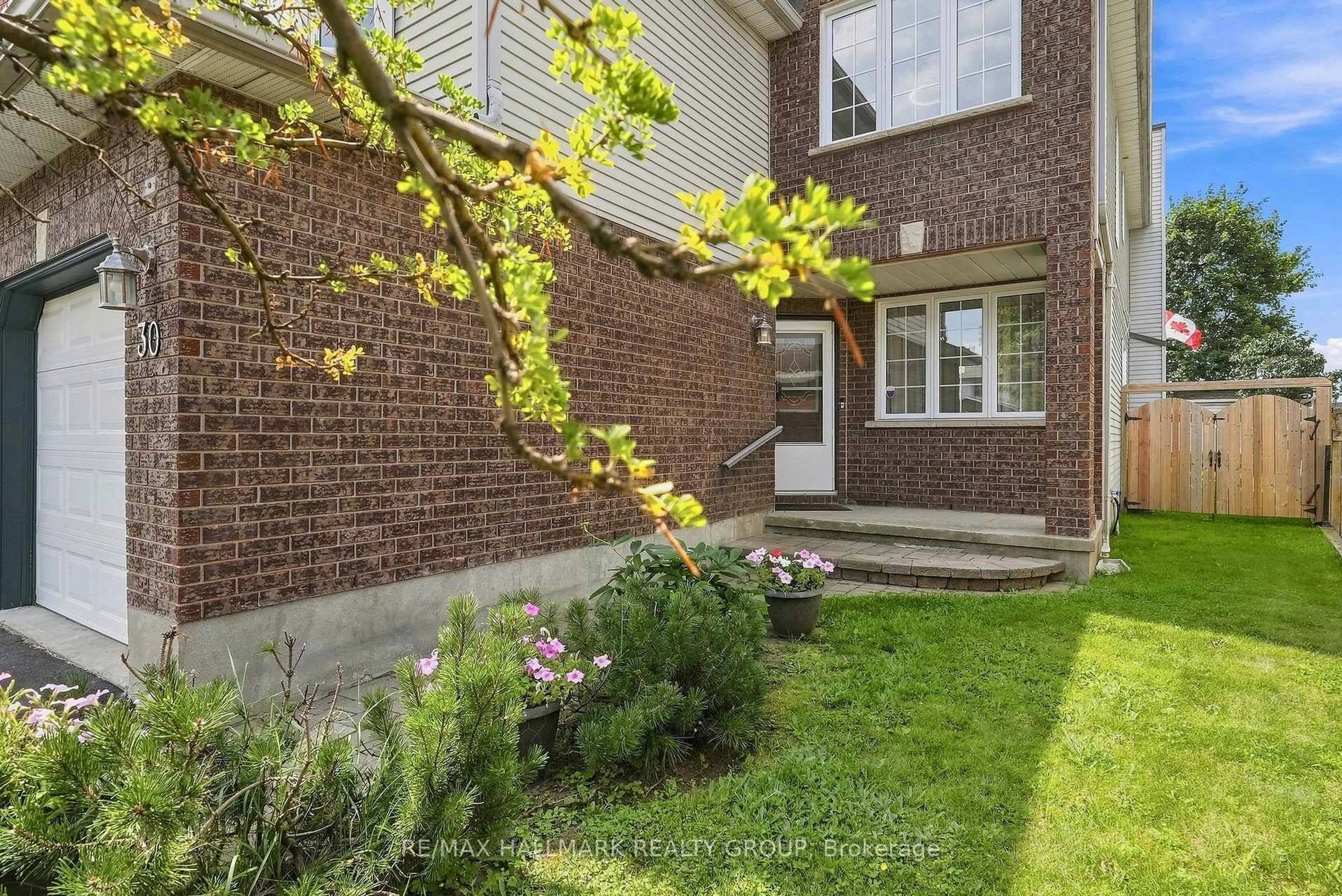 Patio, street for 30 Rowe Dr, Kanata Ontario K2L 3Y3