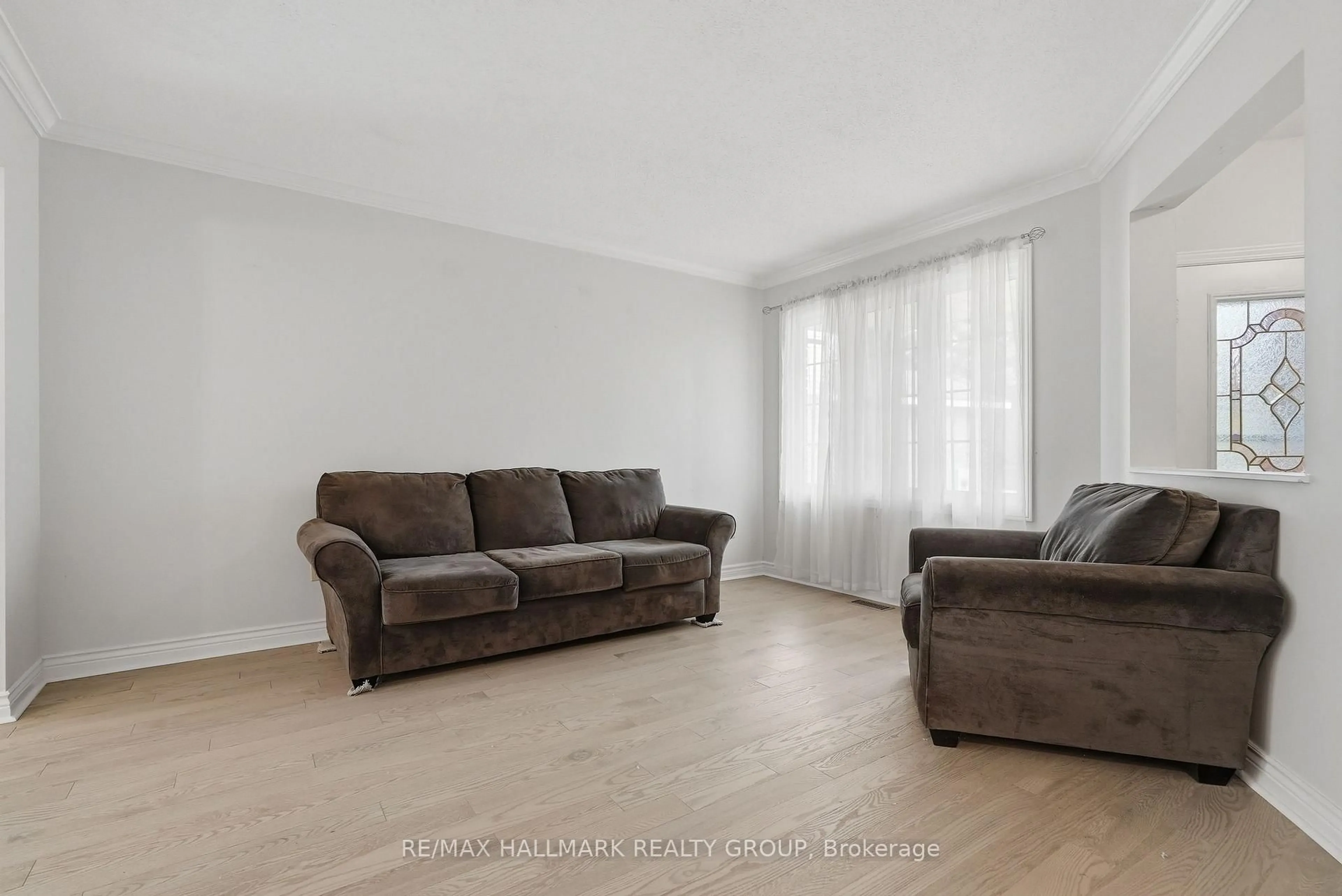 Living room with furniture, unknown for 30 Rowe Dr, Kanata Ontario K2L 3Y3