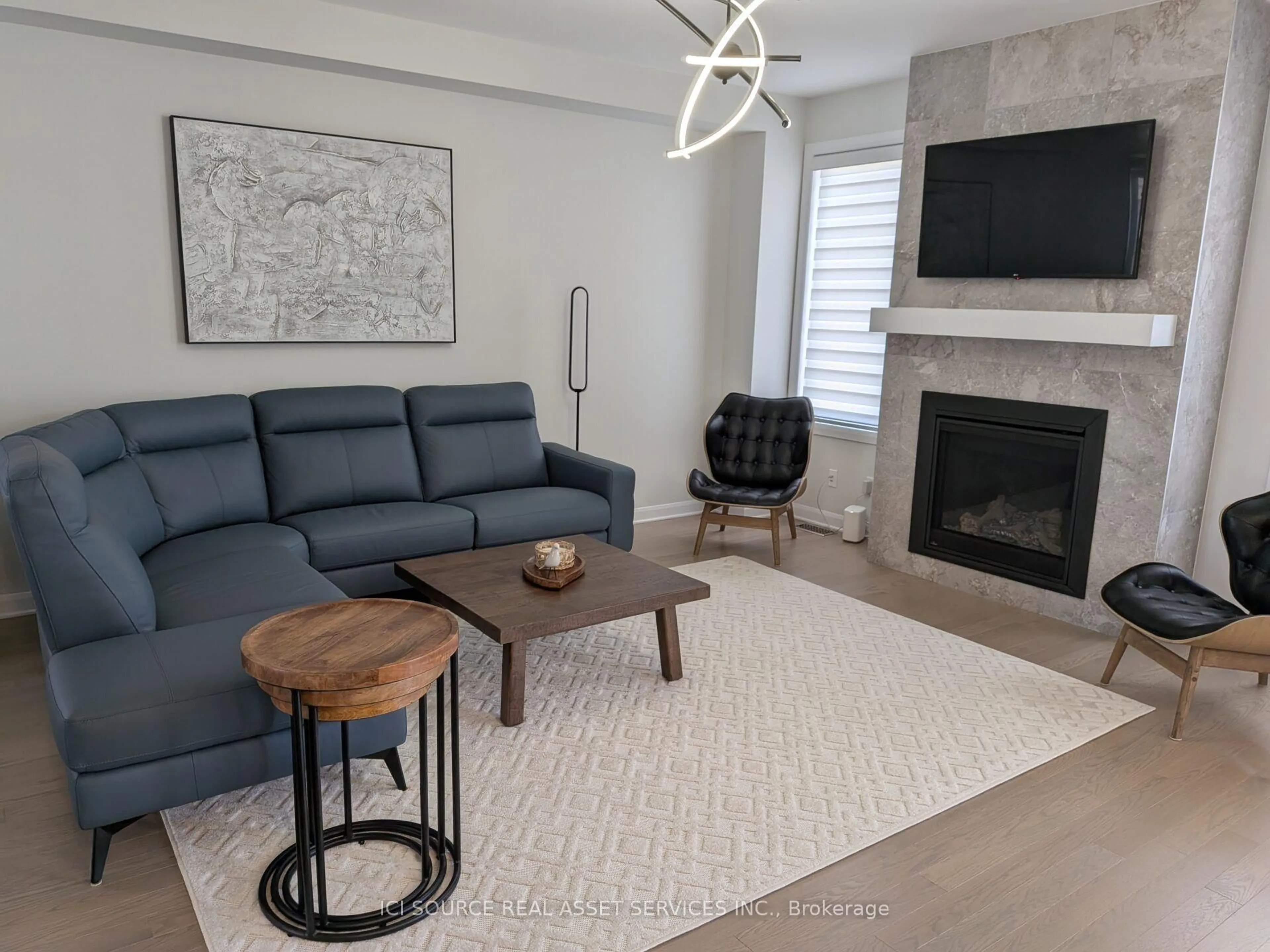 Living room with furniture, unknown for 2032 Wanderer Ave, Manotick Ontario K4M 0X2