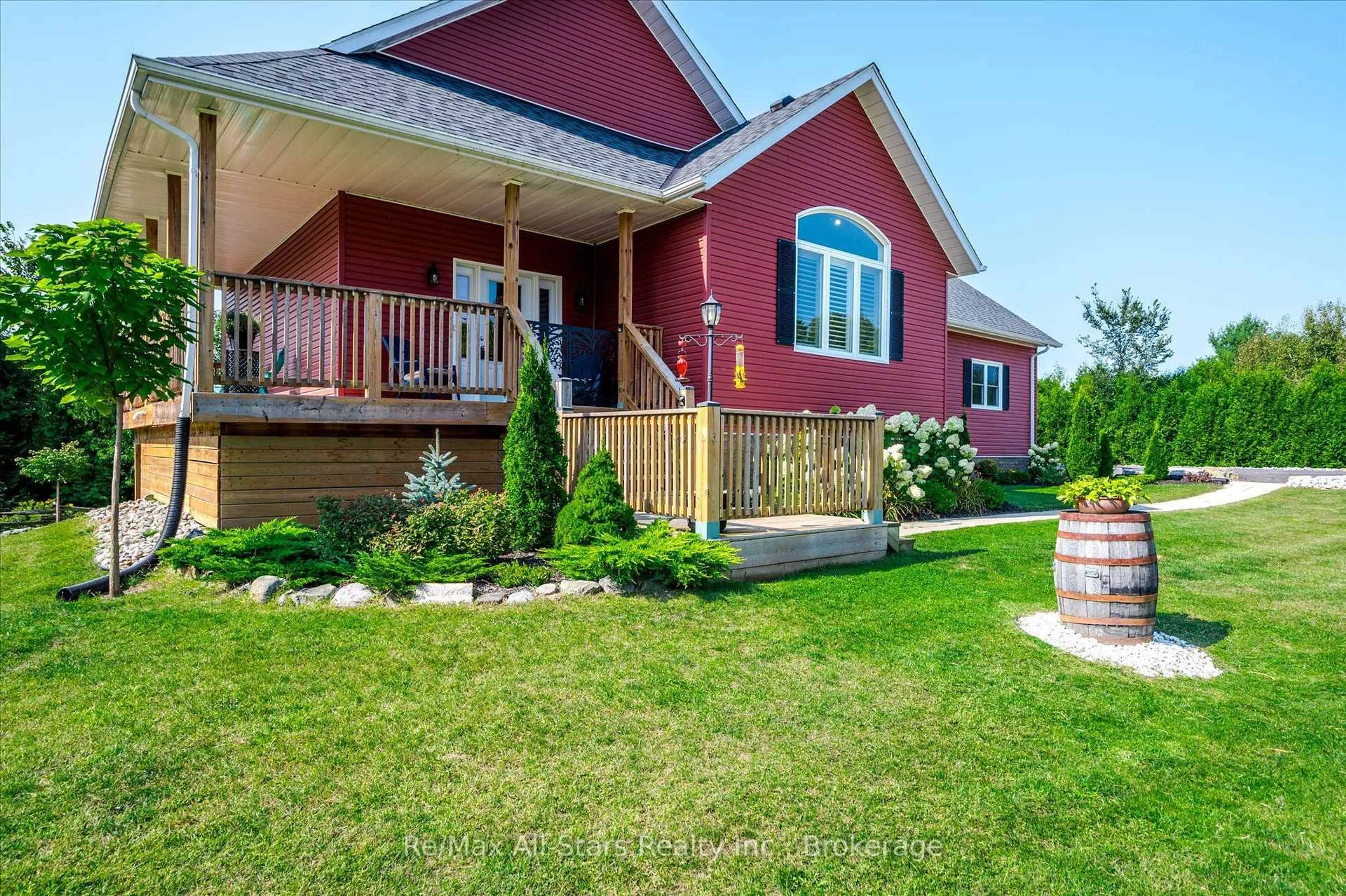 Home with vinyl exterior material, water/lake/river/ocean view for 299 Barry Rd, Madoc Ontario K0K 2K0