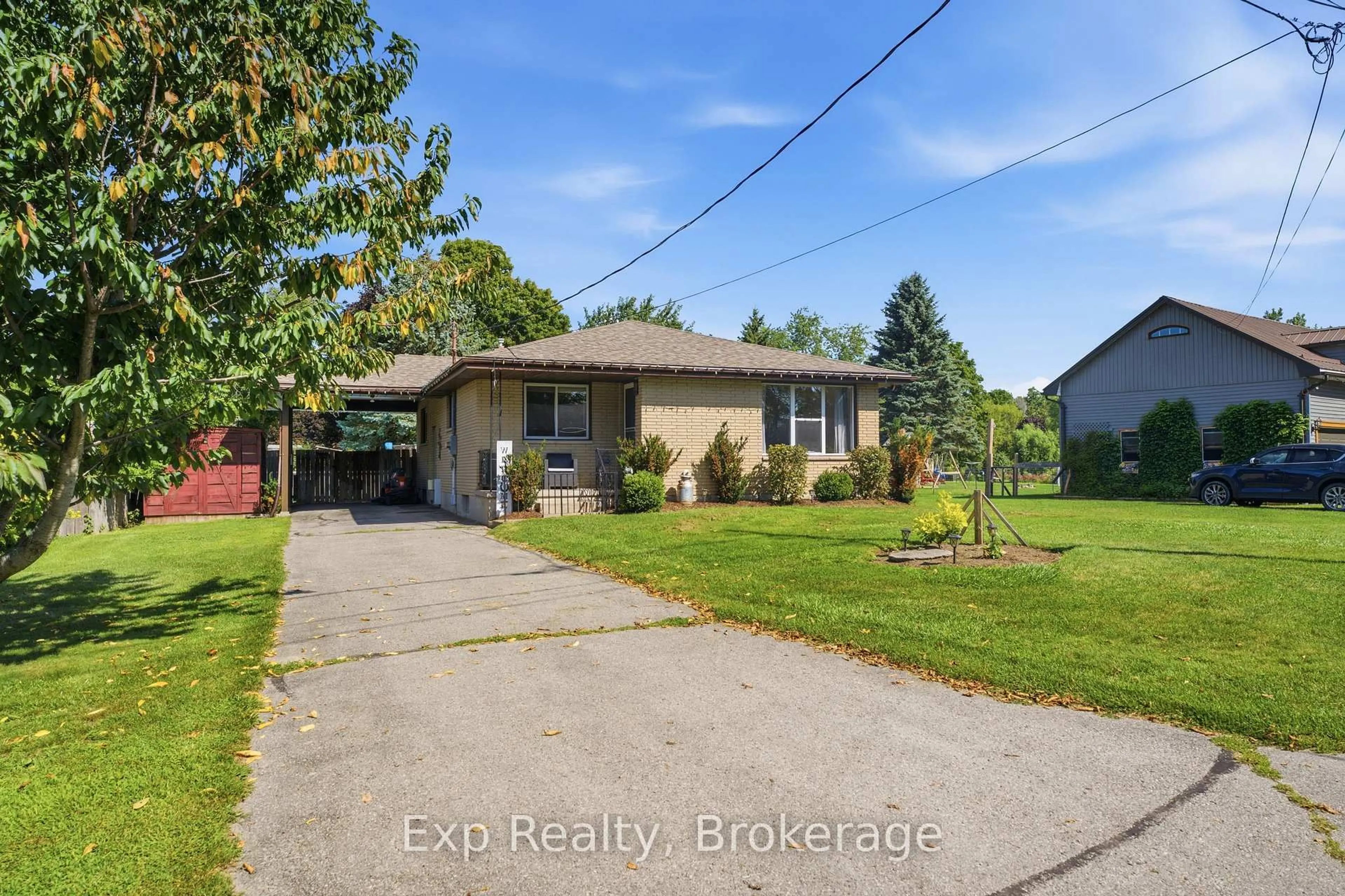 A pic from outside/outdoor area/front of a property/back of a property/a pic from drone, street for 18 Railway St, Brighton Ontario K0K 1H0