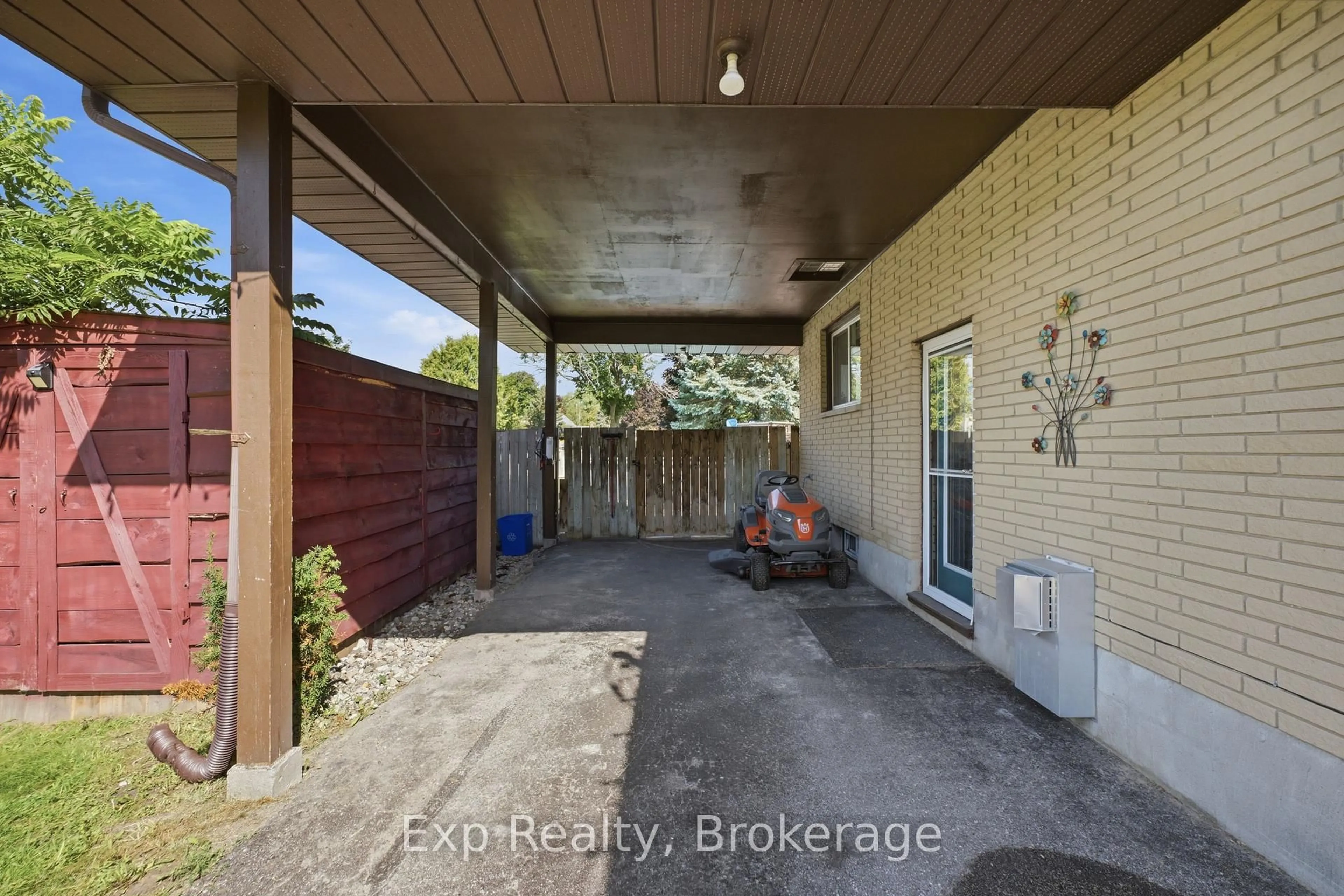 Patio, street for 18 Railway St, Brighton Ontario K0K 1H0