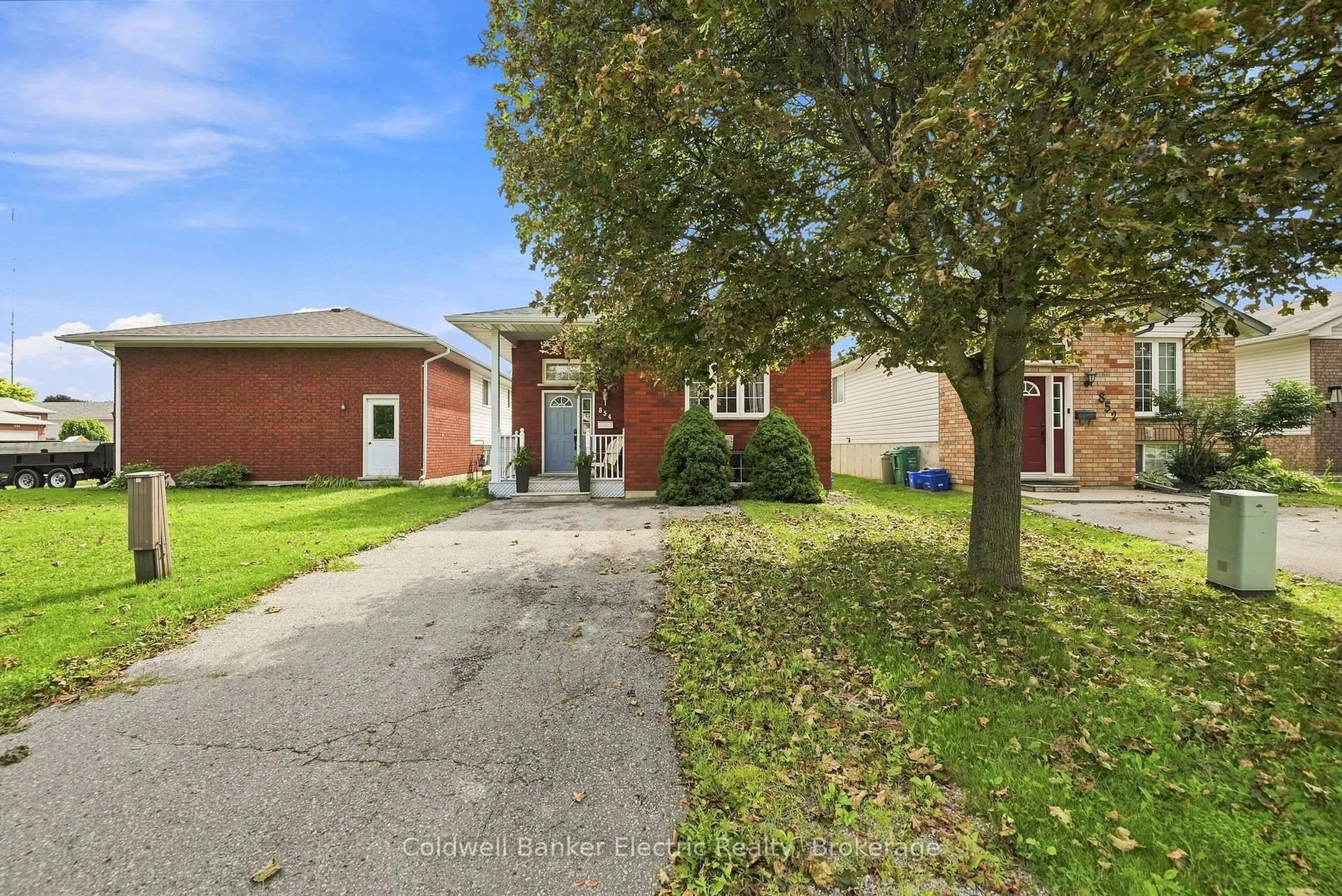 Home with brick exterior material, street for 854 Abbey Lane, Peterborough Ontario K9H 7N6