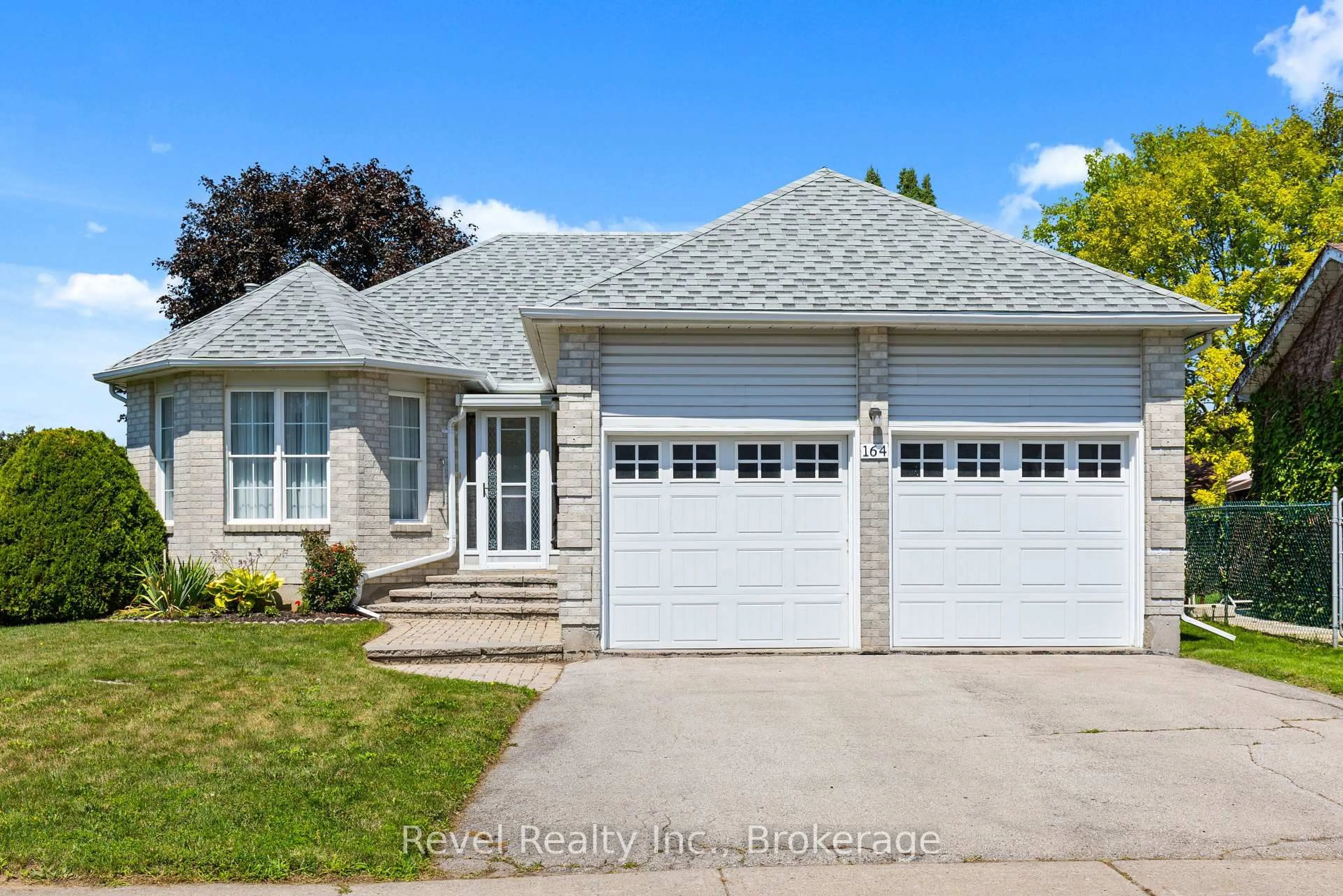 Home with vinyl exterior material, street for 164 Elgin St, Kawartha Lakes Ontario K9V 6B3