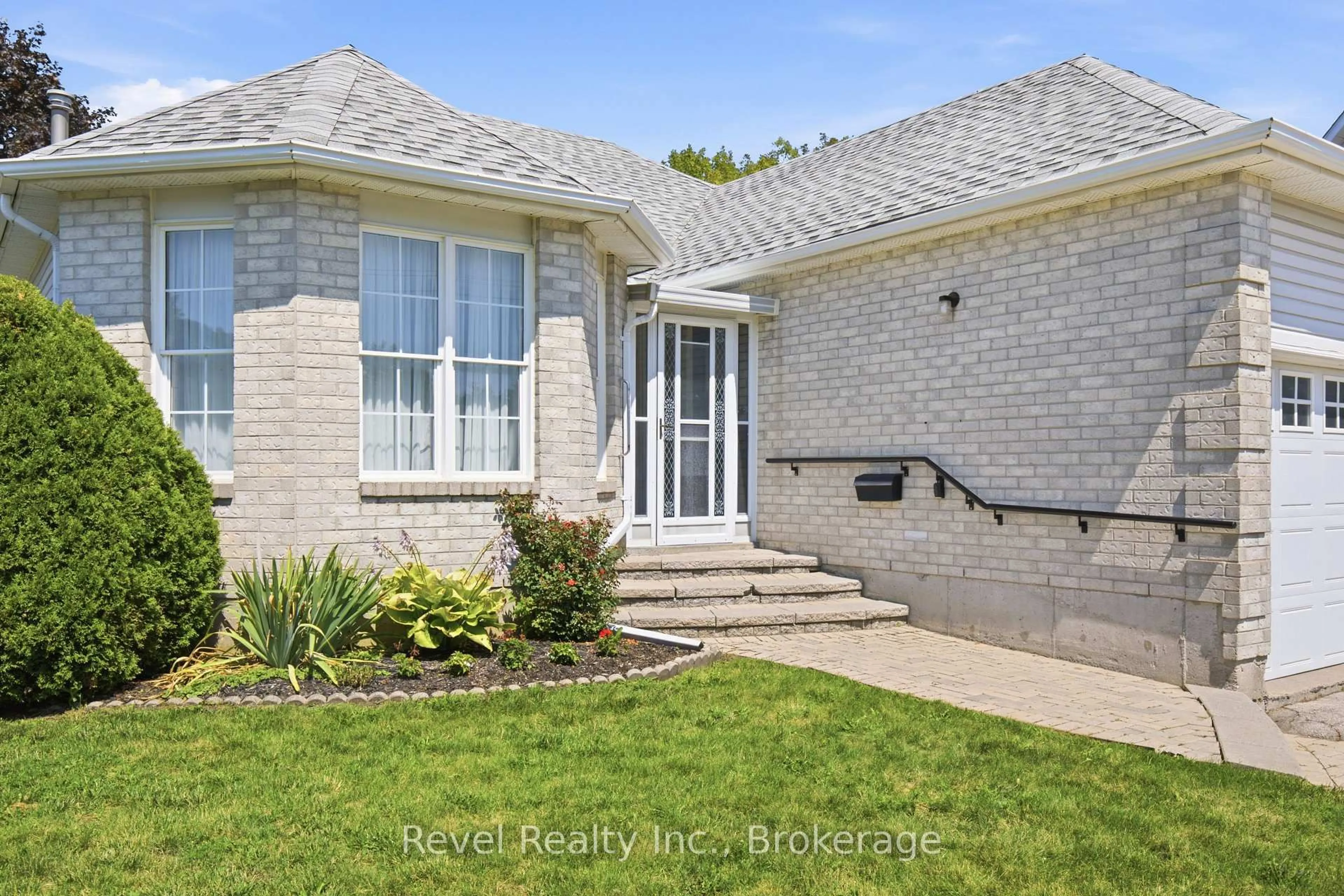 Home with brick exterior material, street for 164 Elgin St, Kawartha Lakes Ontario K9V 6B3